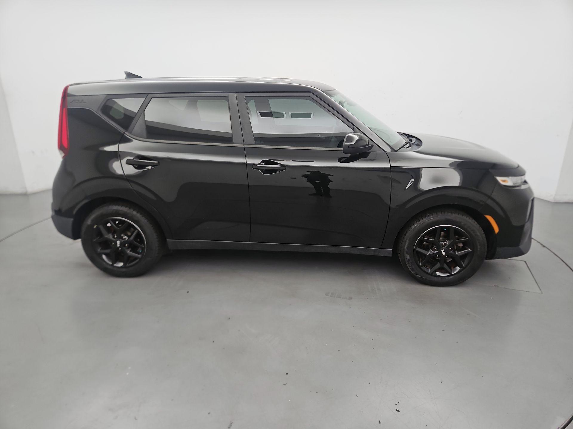 Thumbnail: 2021 Kia Soul - 4