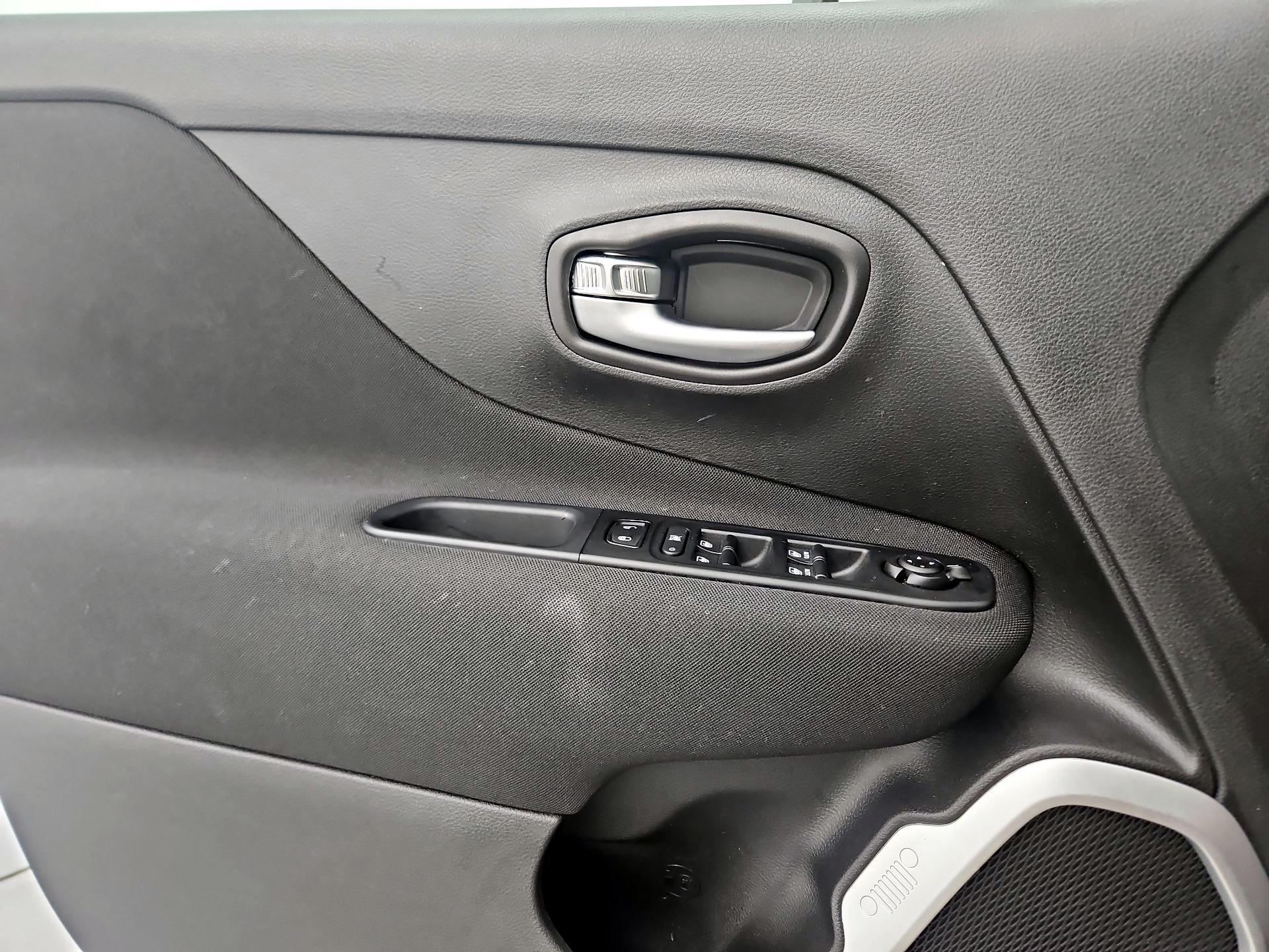 Thumbnail: 2021 Jeep Renegade - 12