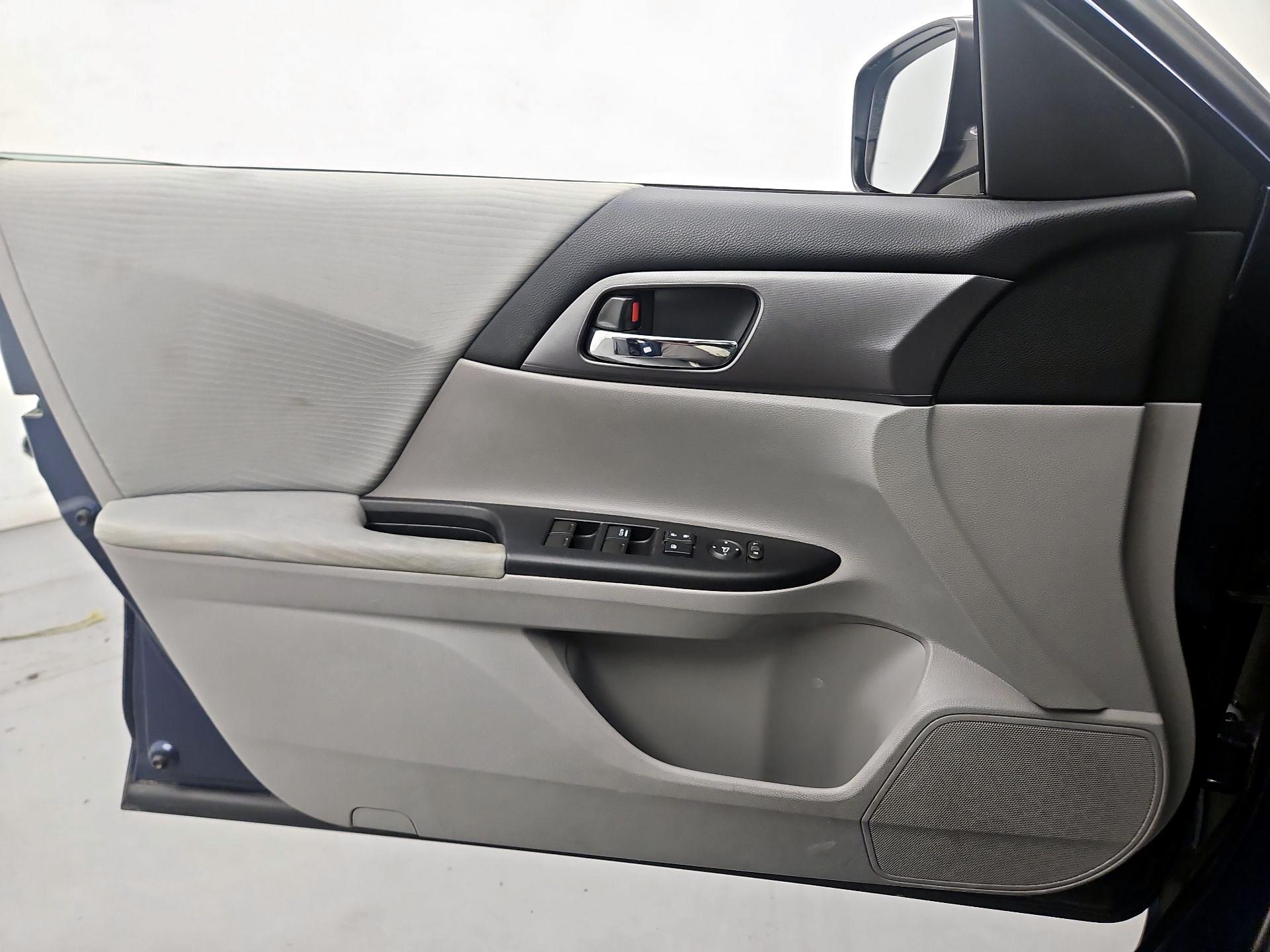 Thumbnail: 2015 Honda Accord - 12