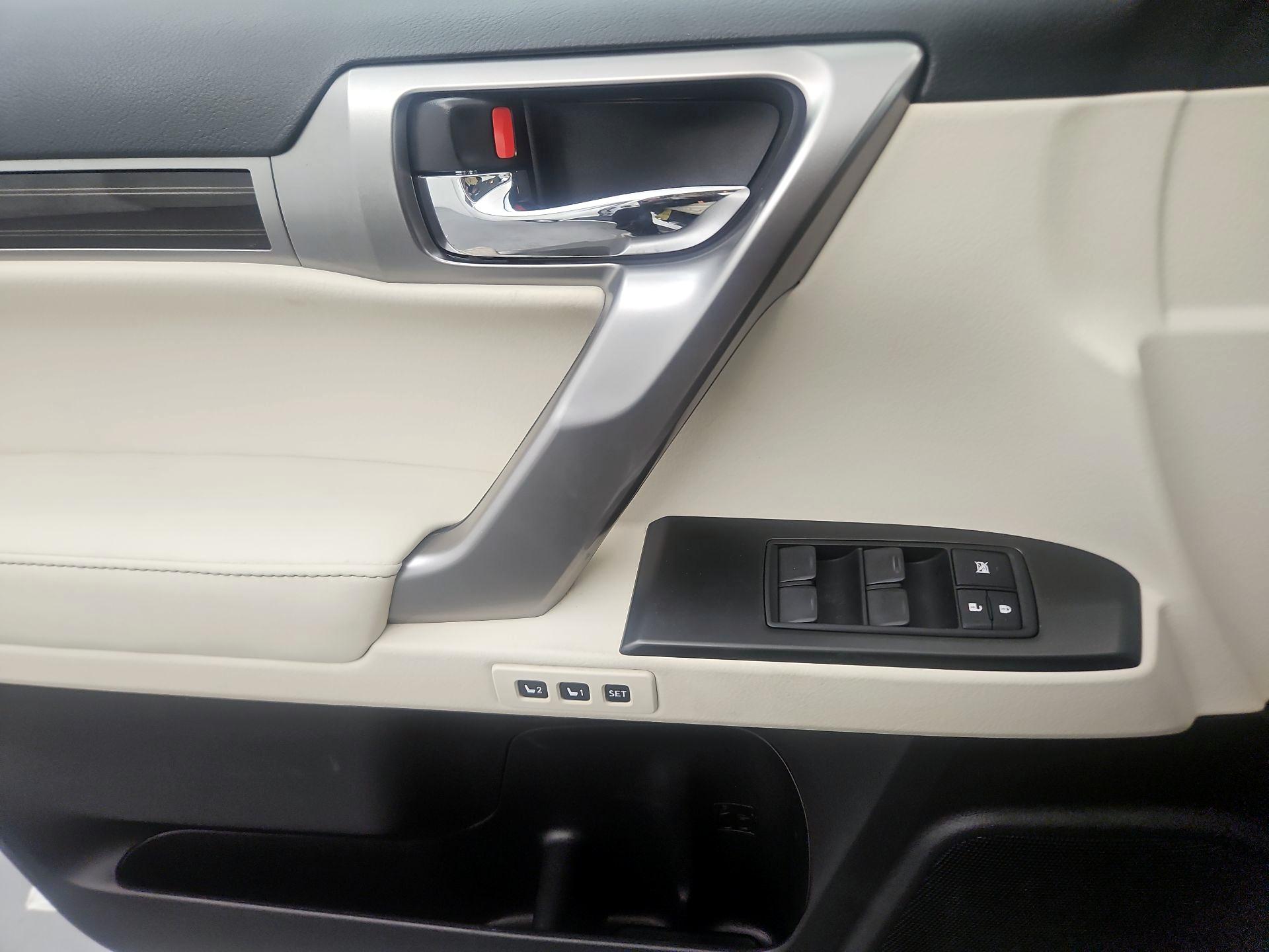 Thumbnail: 2022 Lexus GX - 10