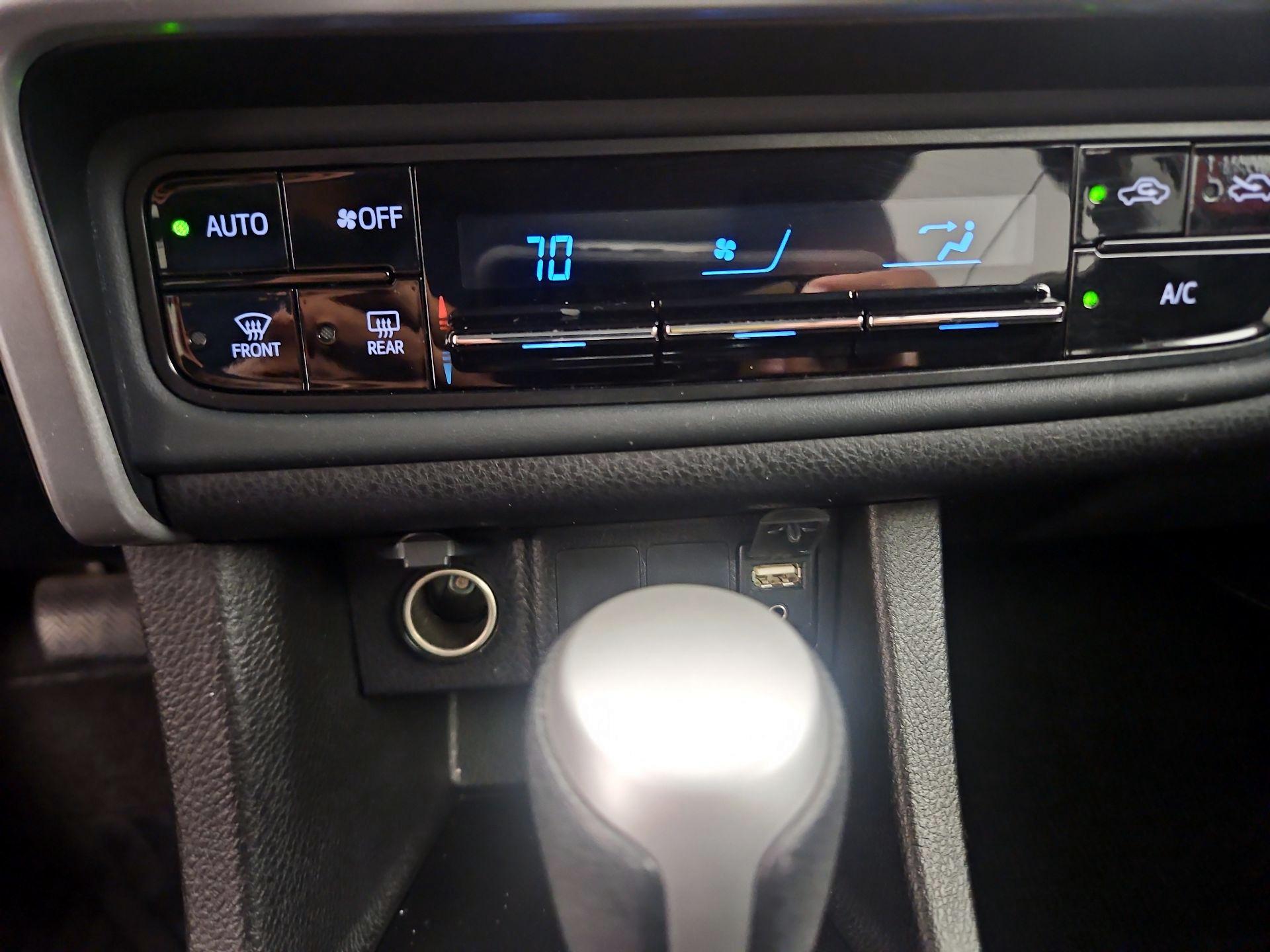 Thumbnail: 2018 Toyota Corolla - 14