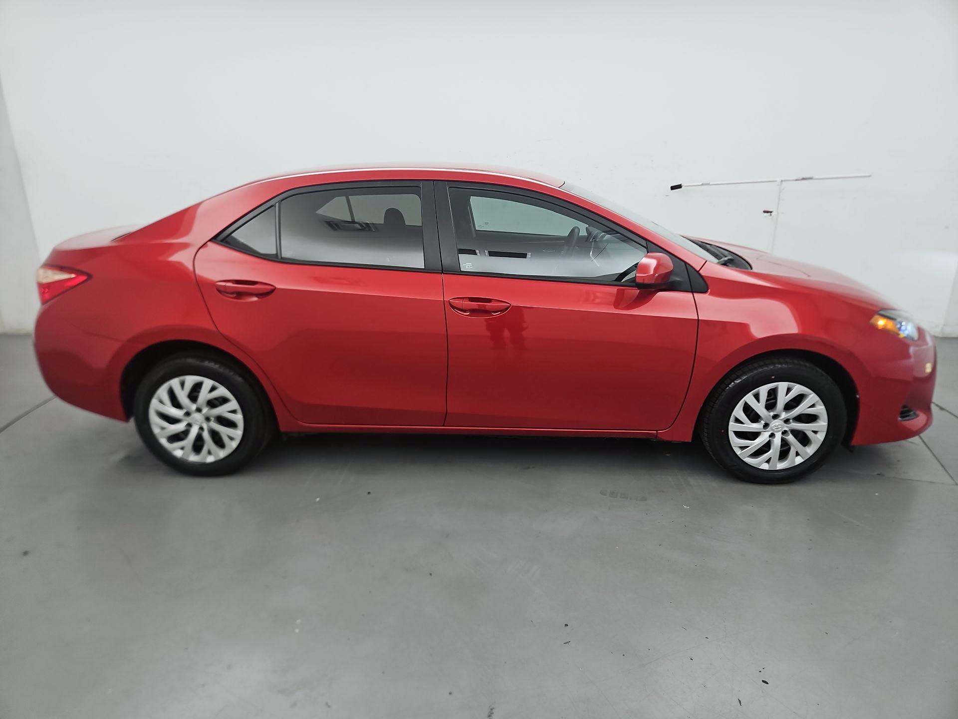 Thumbnail: 2018 Toyota Corolla - 4