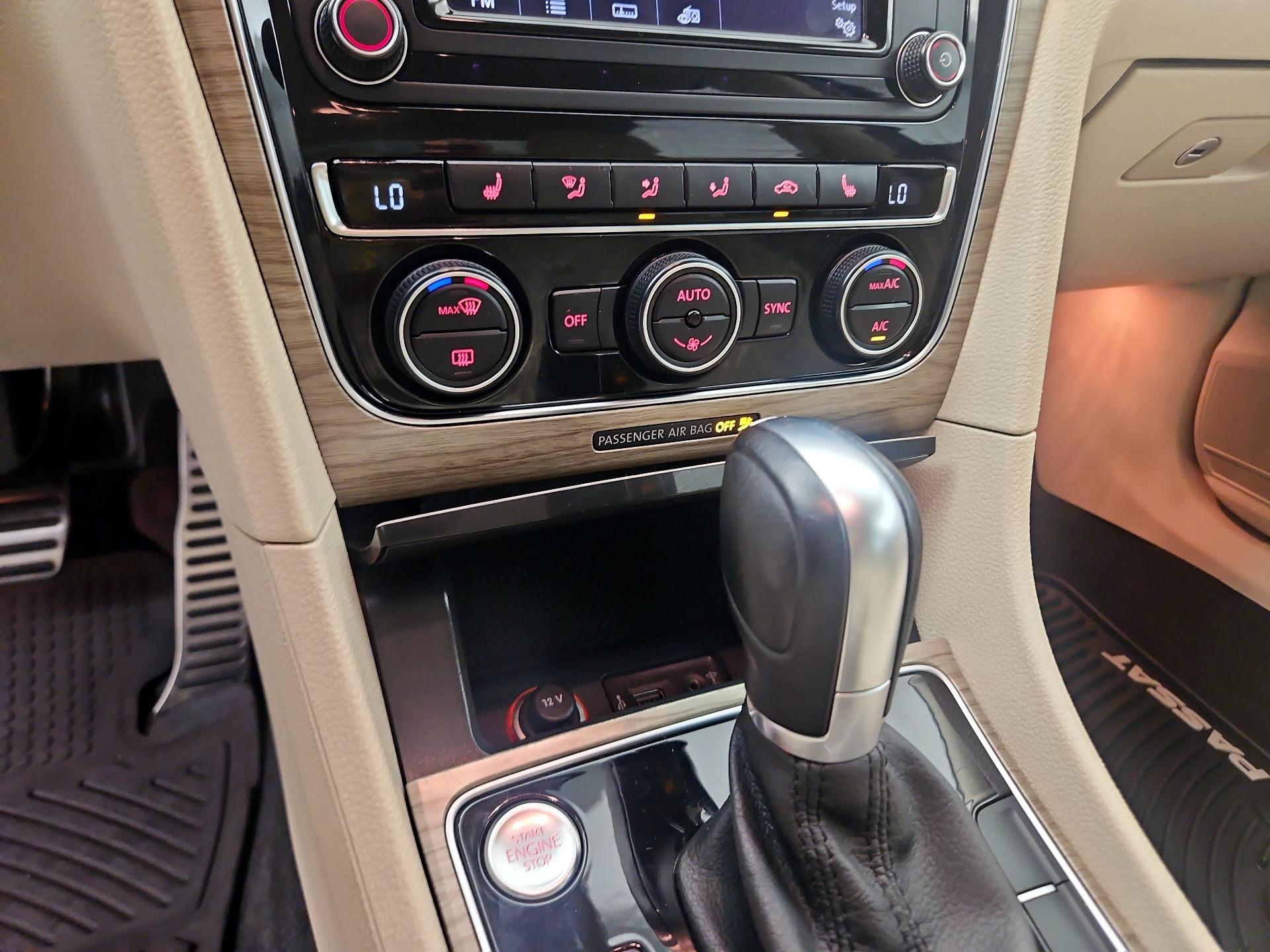 Thumbnail: 2017 Volkswagen Passat - 15