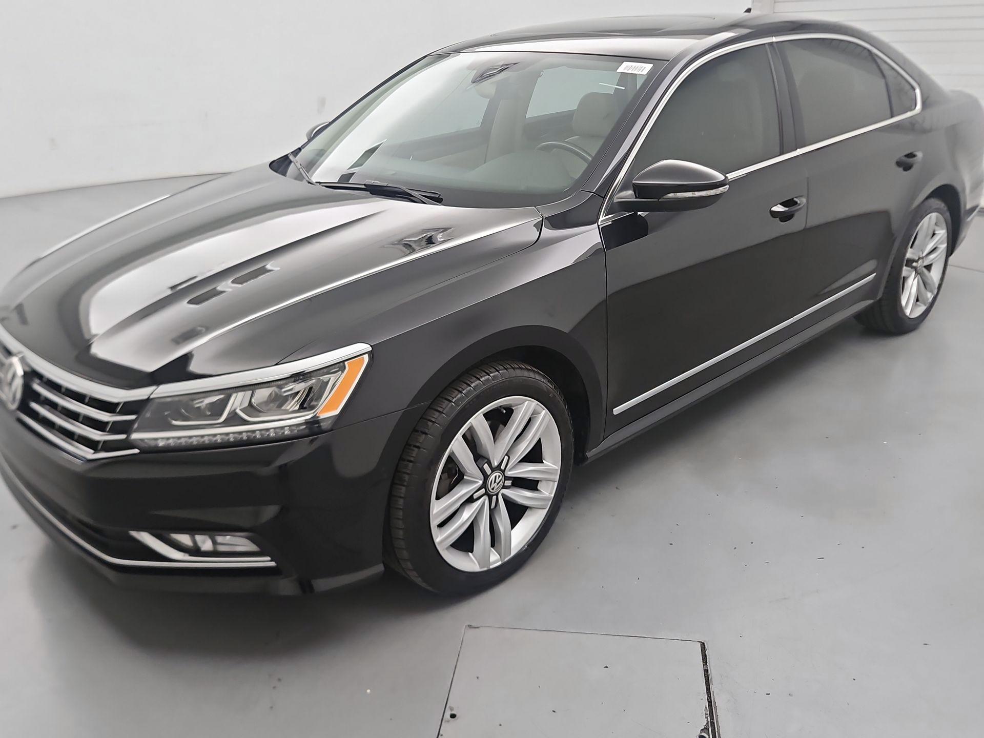 Thumbnail: 2017 Volkswagen Passat - 3