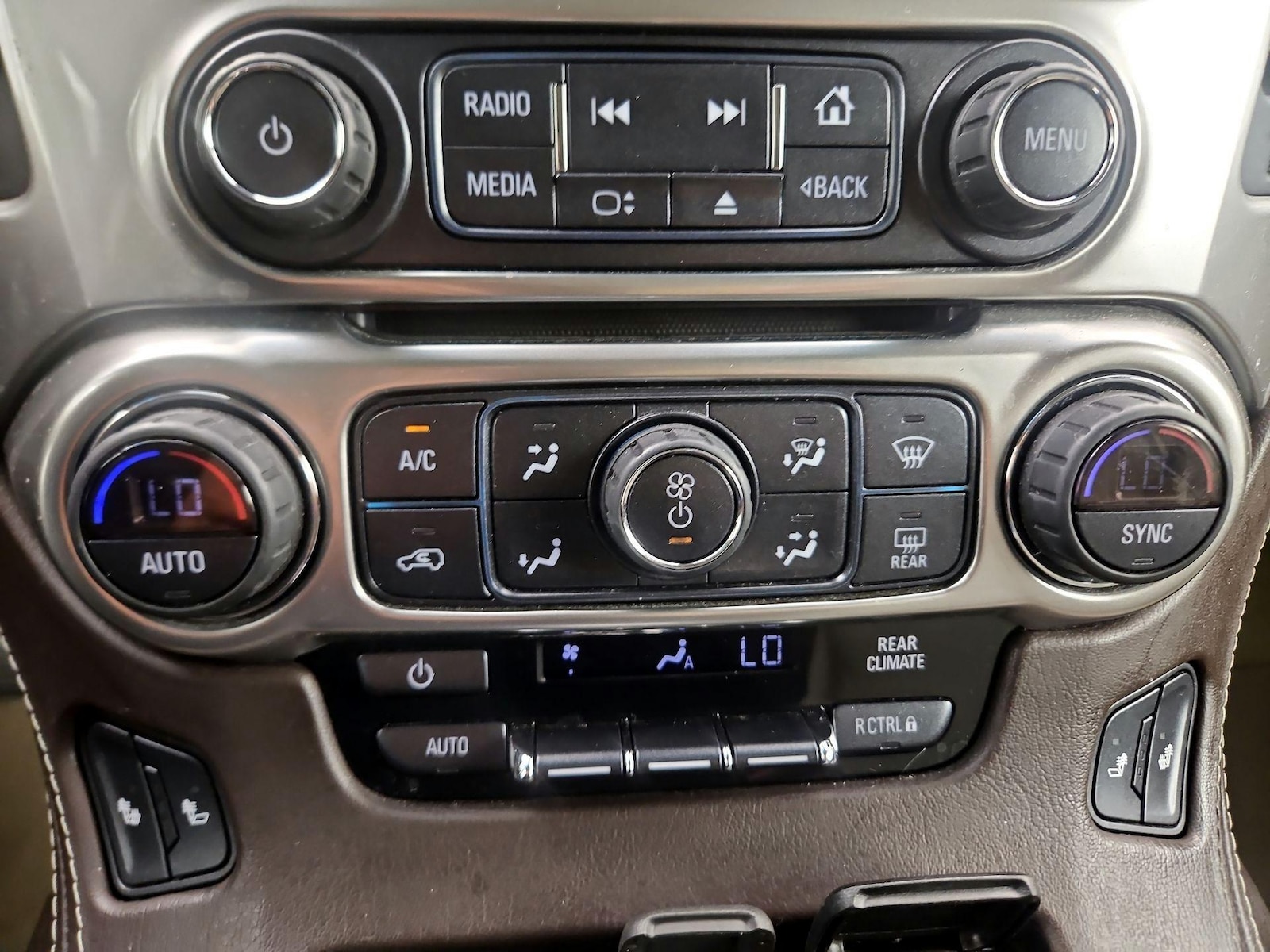2017 Chevrolet Tahoe LT - Photo 15