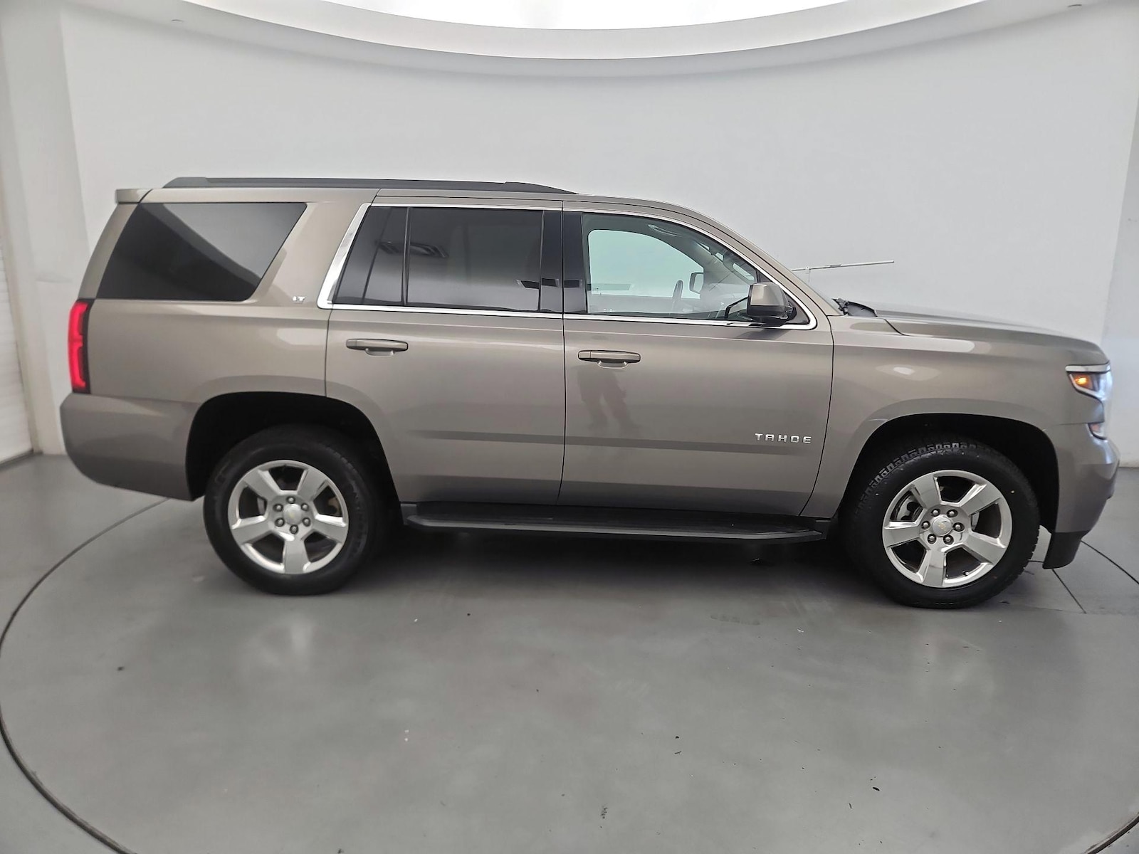 2017 Chevrolet Tahoe LT - Photo 4