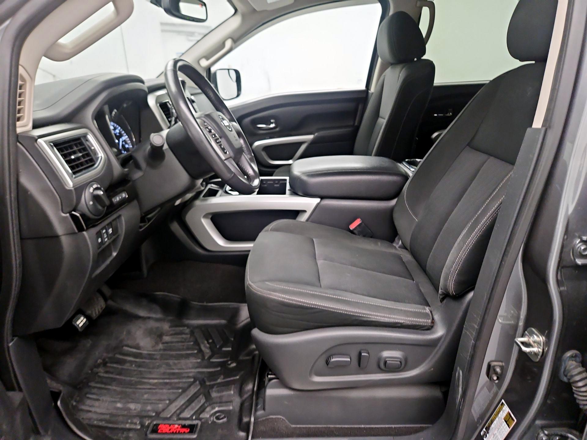 Thumbnail: 2017 Nissan Titan - 11