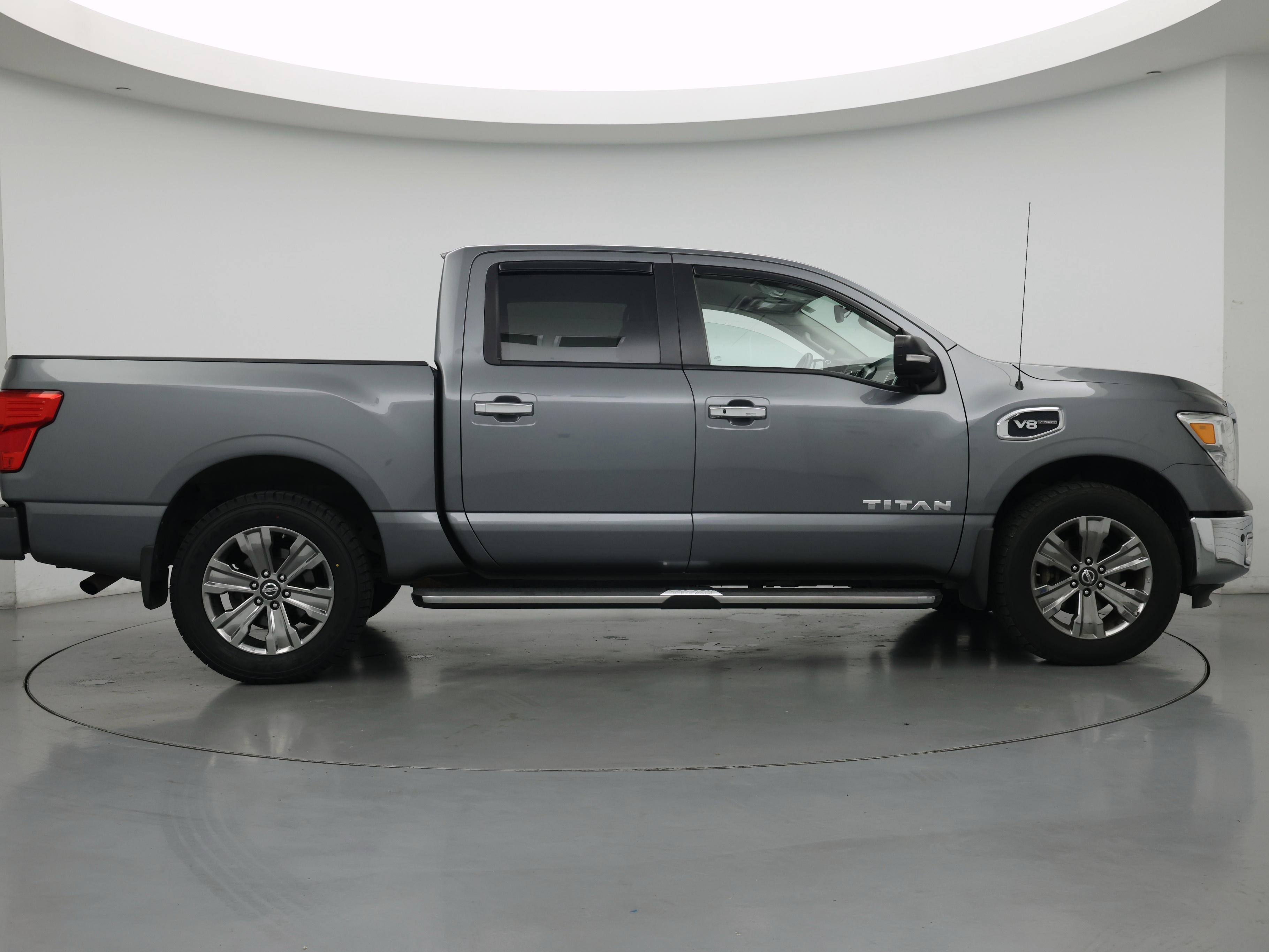 Thumbnail: 2017 Nissan Titan - 7