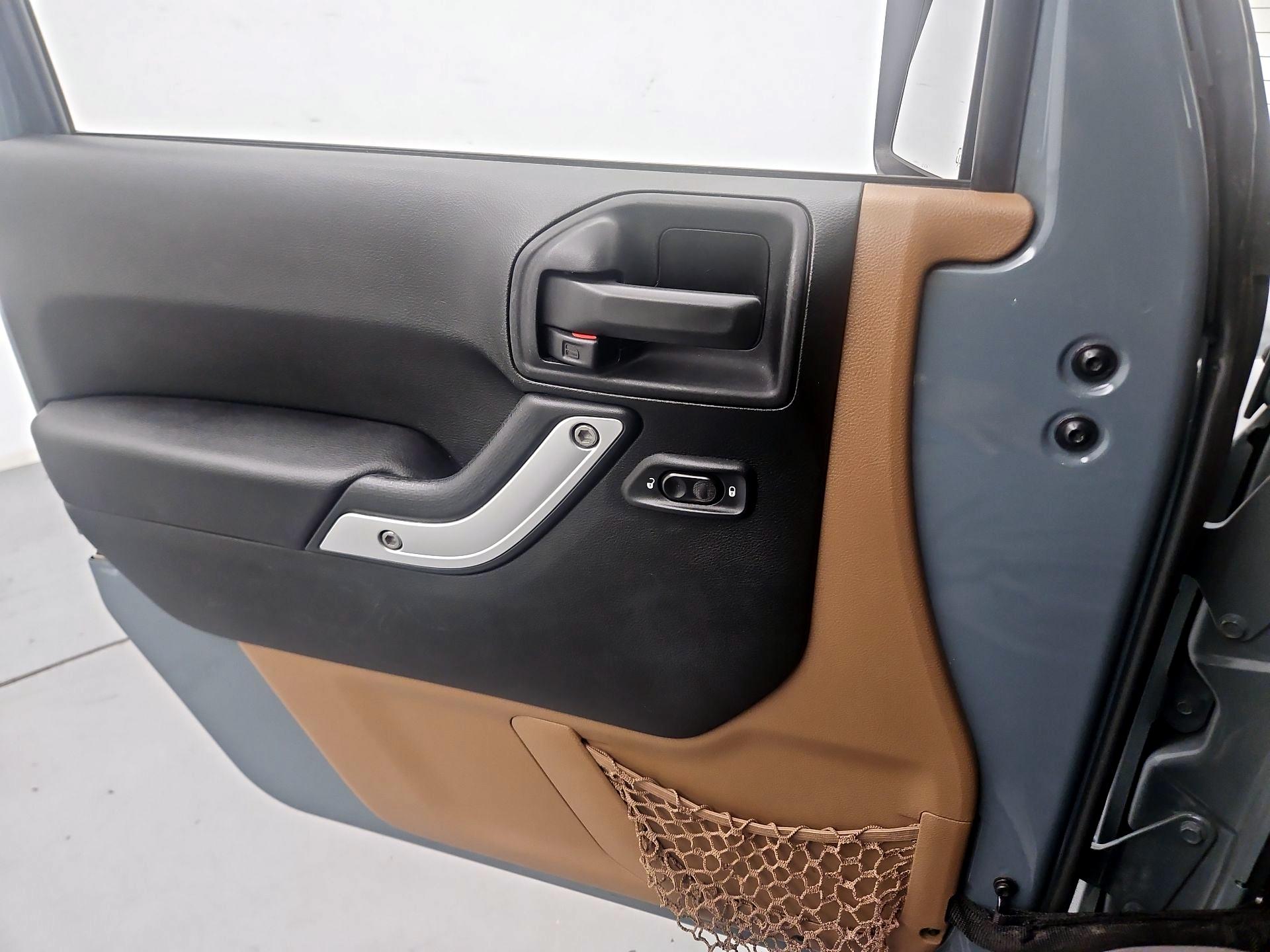 Thumbnail: 2014 Jeep Wrangler - 10