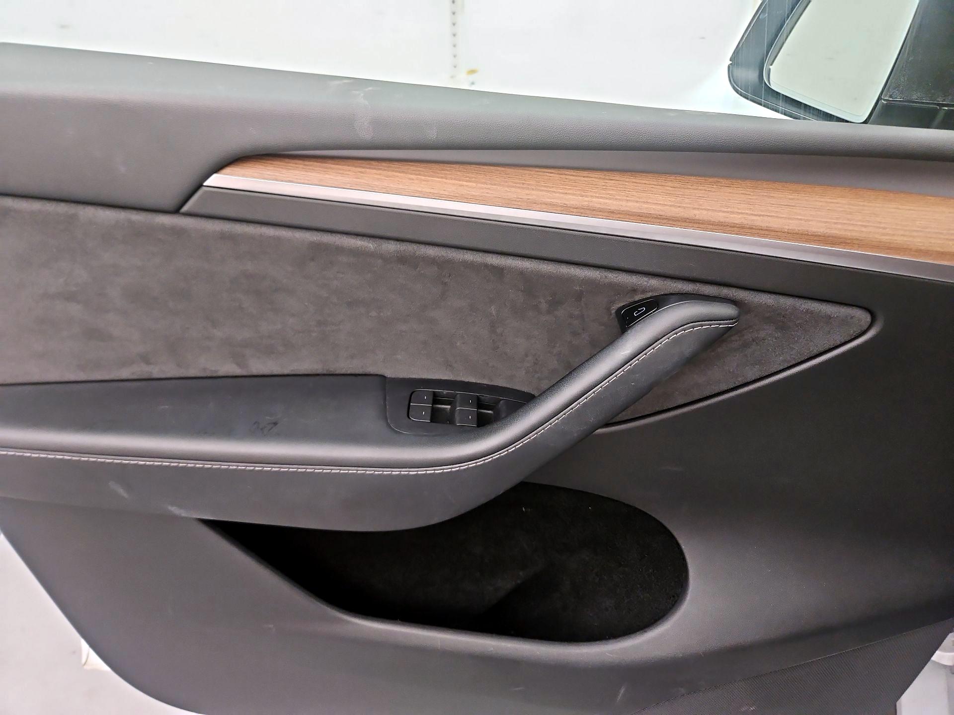 Thumbnail: 2022 Tesla Model Y - 12
