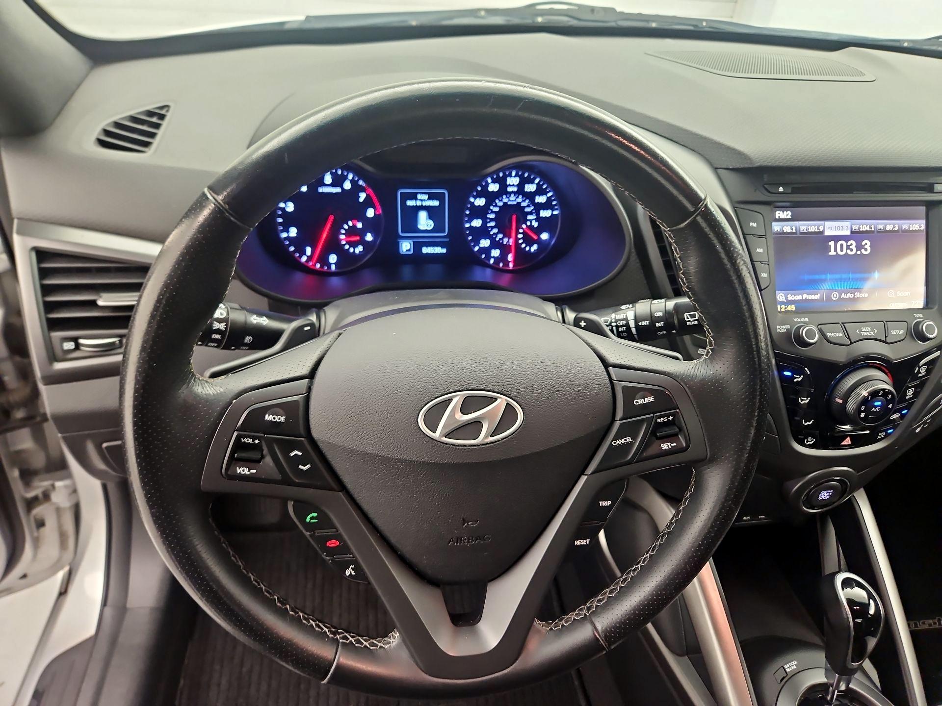 Thumbnail: 2016 Hyundai Veloster - 10