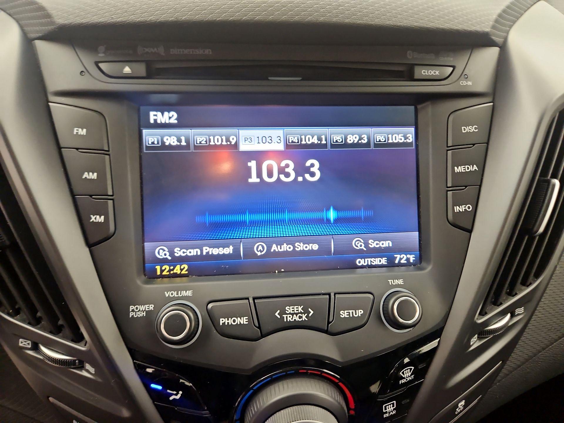 Thumbnail: 2016 Hyundai Veloster - 15