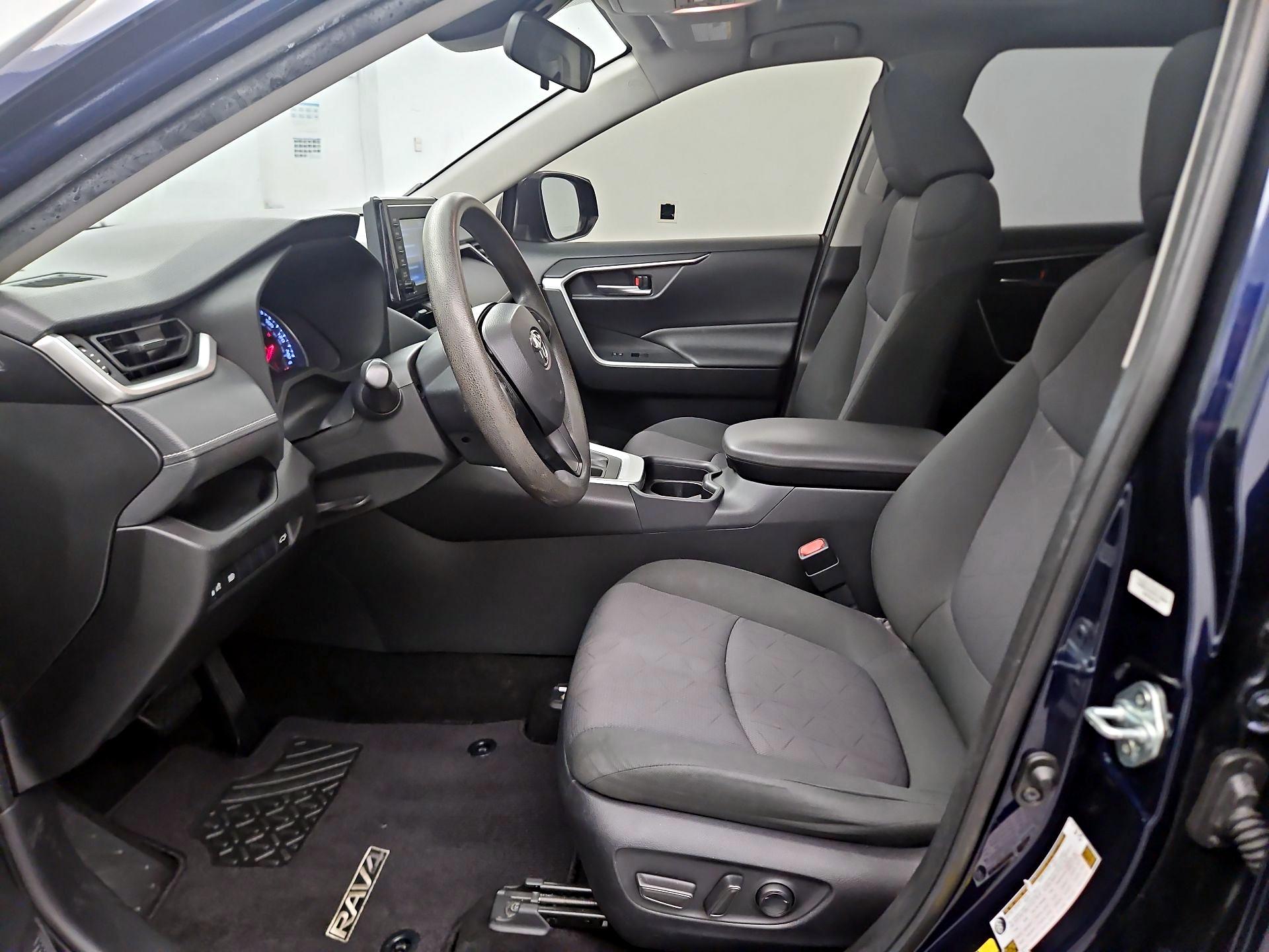 Thumbnail: 2020 Toyota RAV4 - 9