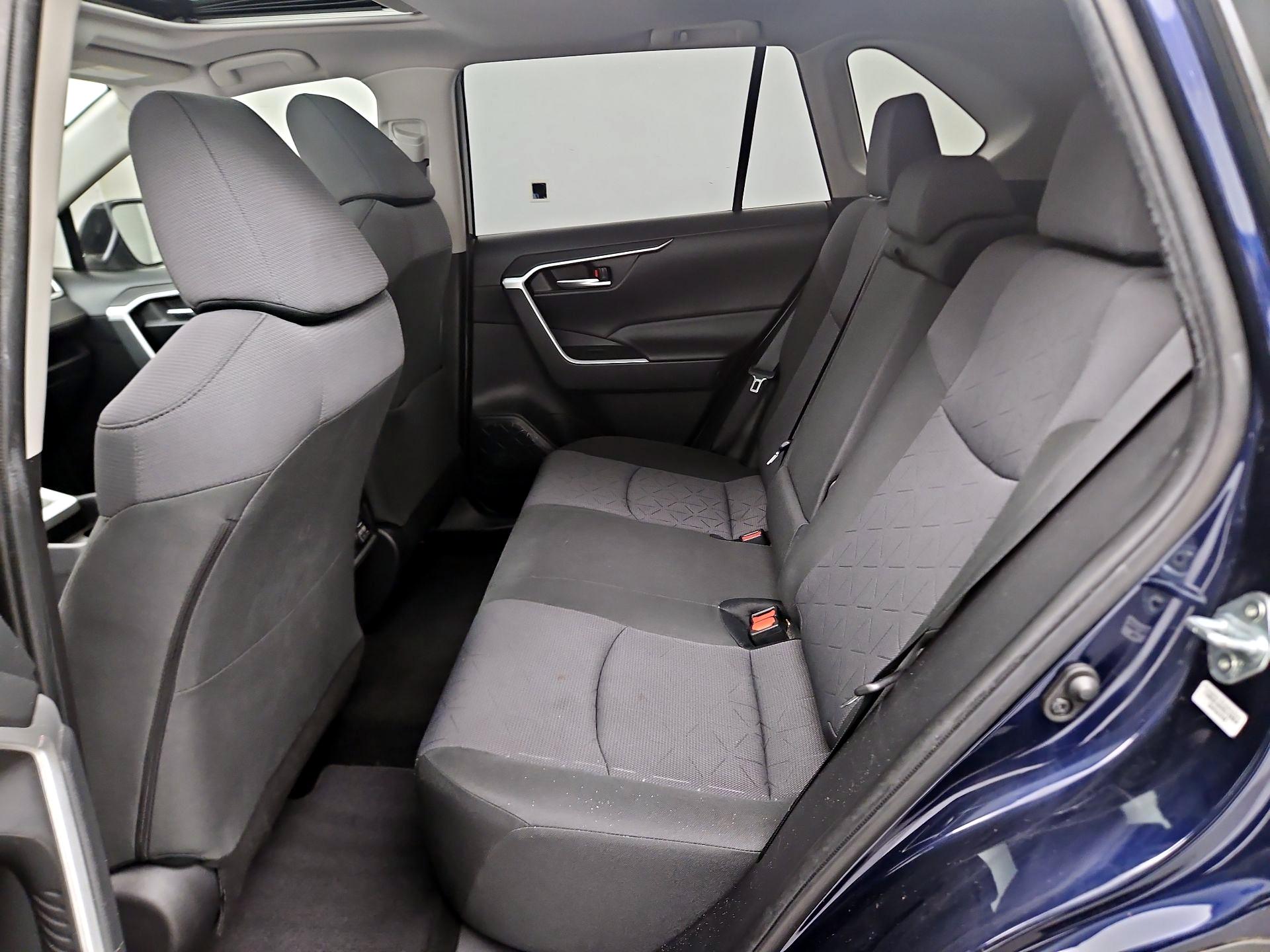 Thumbnail: 2020 Toyota RAV4 - 18