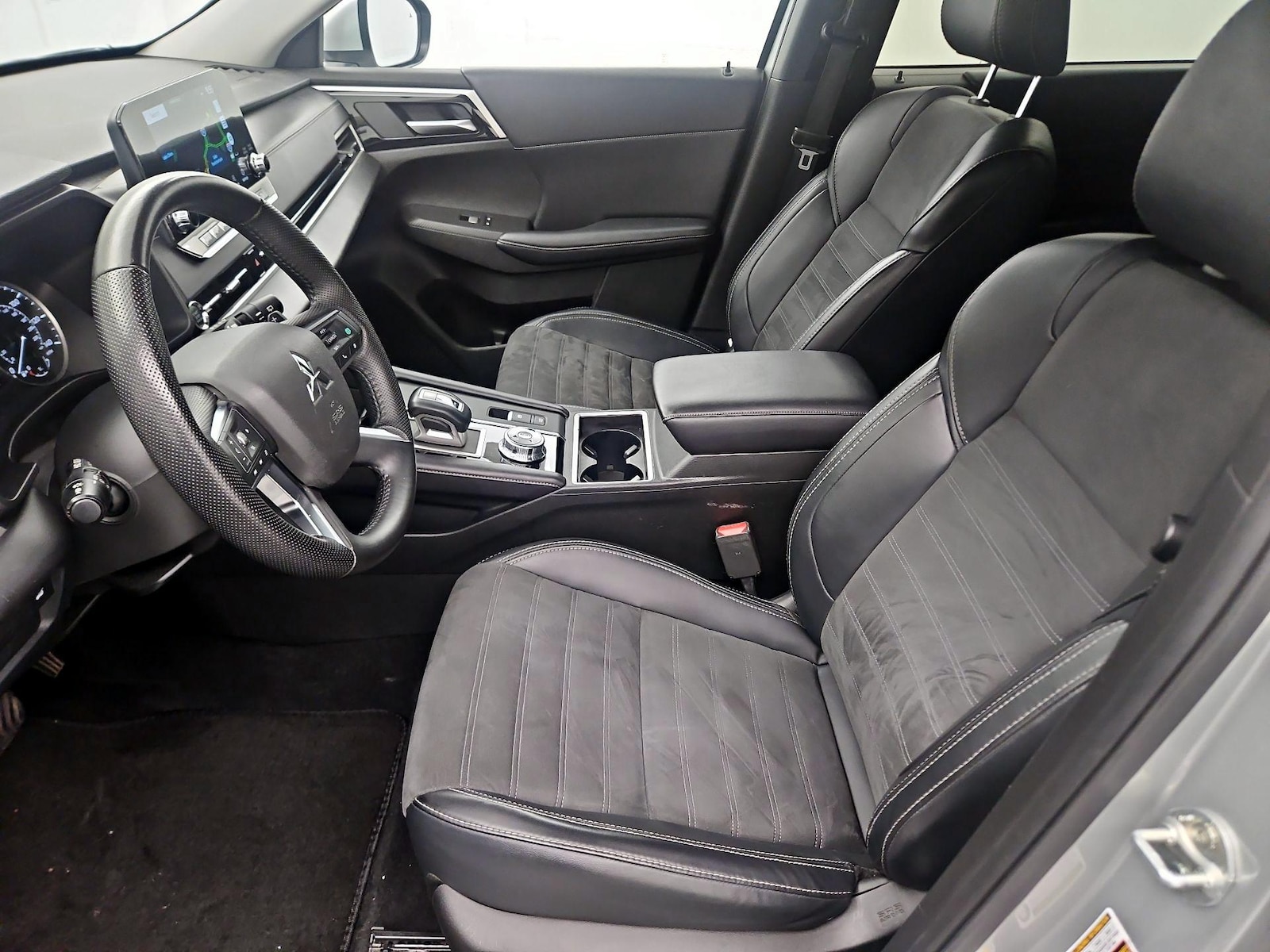2024 Mitsubishi Outlander SE - Photo 10
