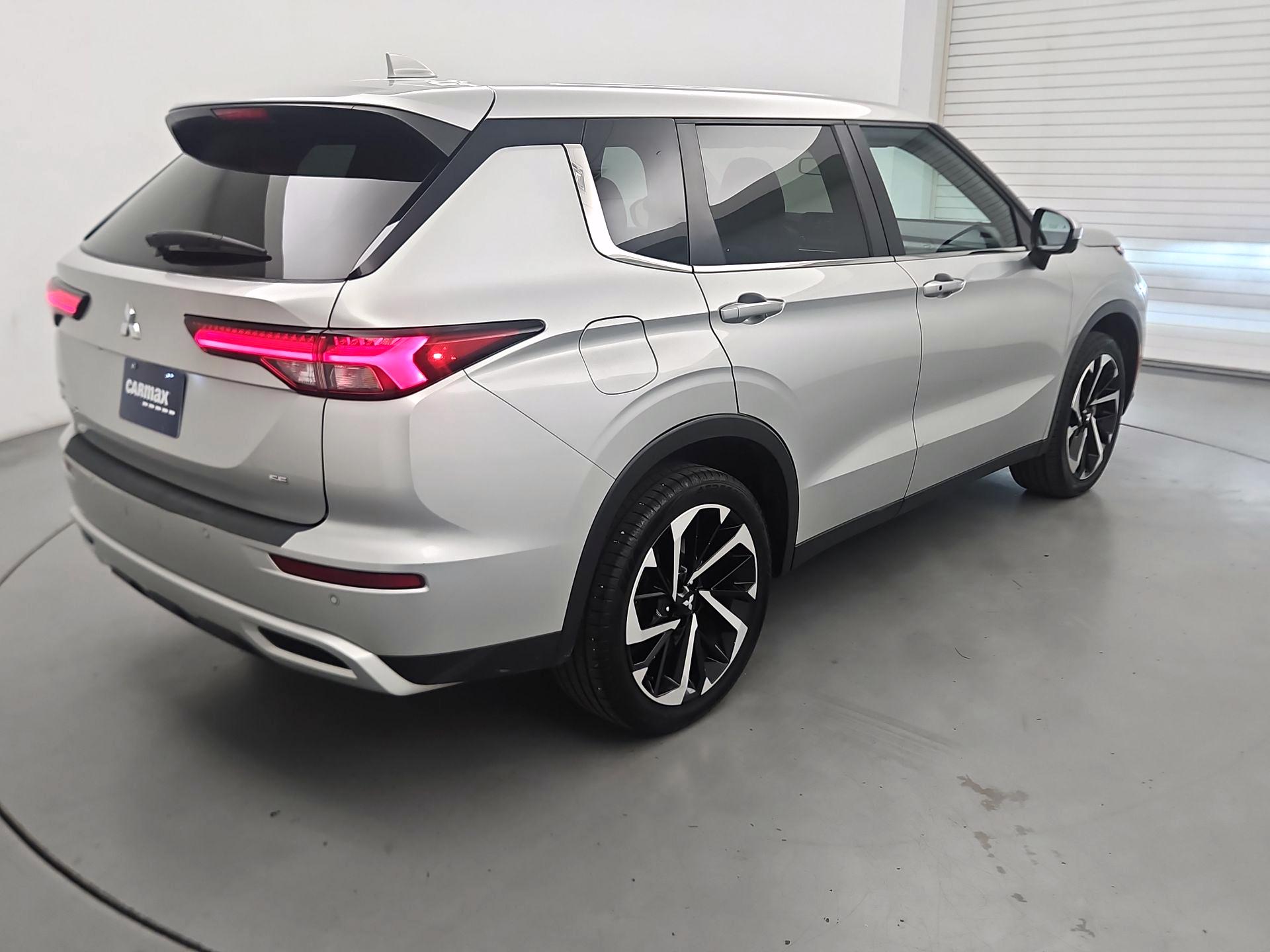 Thumbnail: 2024 Mitsubishi Outlander - 5