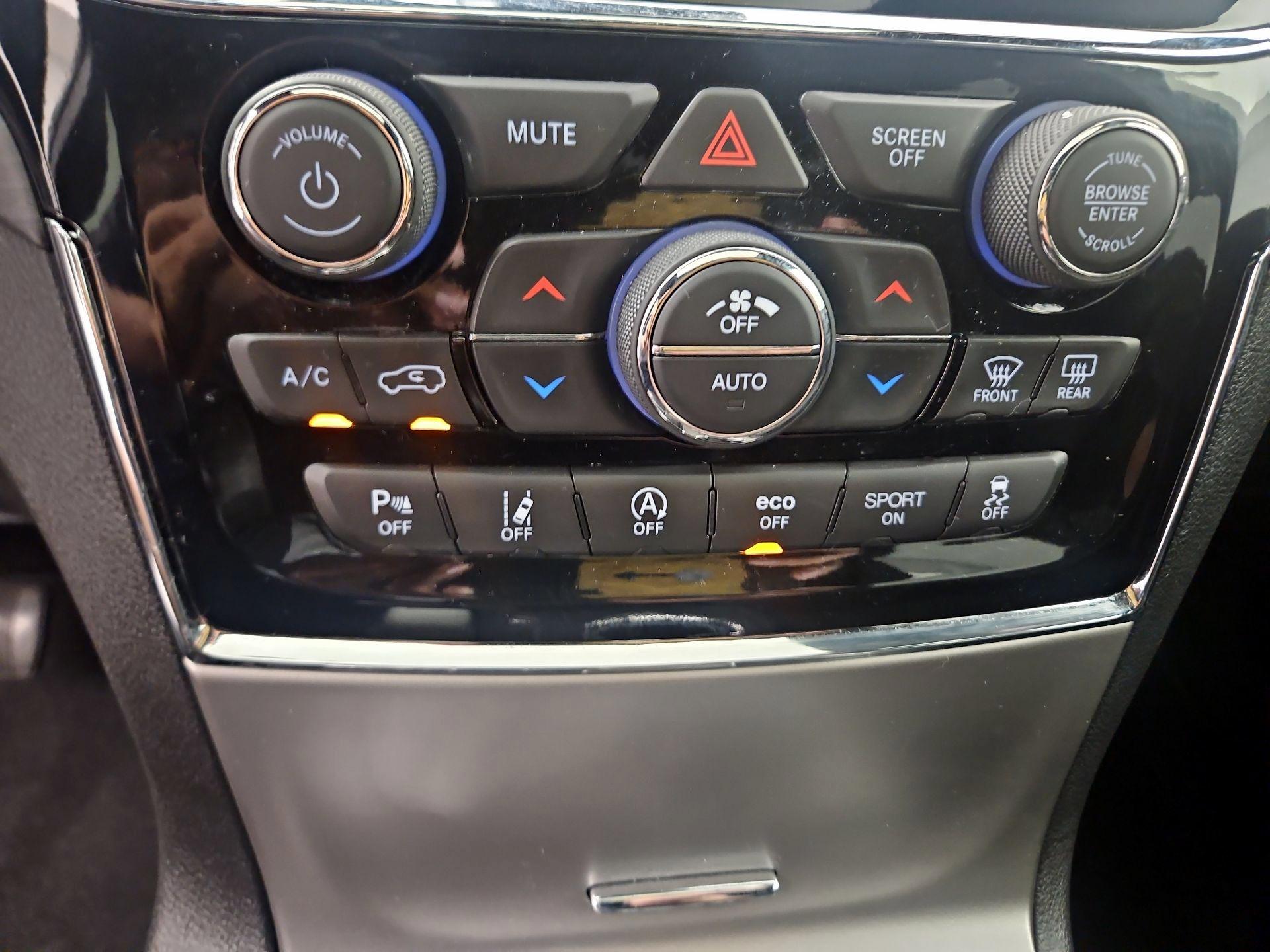 Thumbnail: 2020 Jeep Grand Cherokee - 16