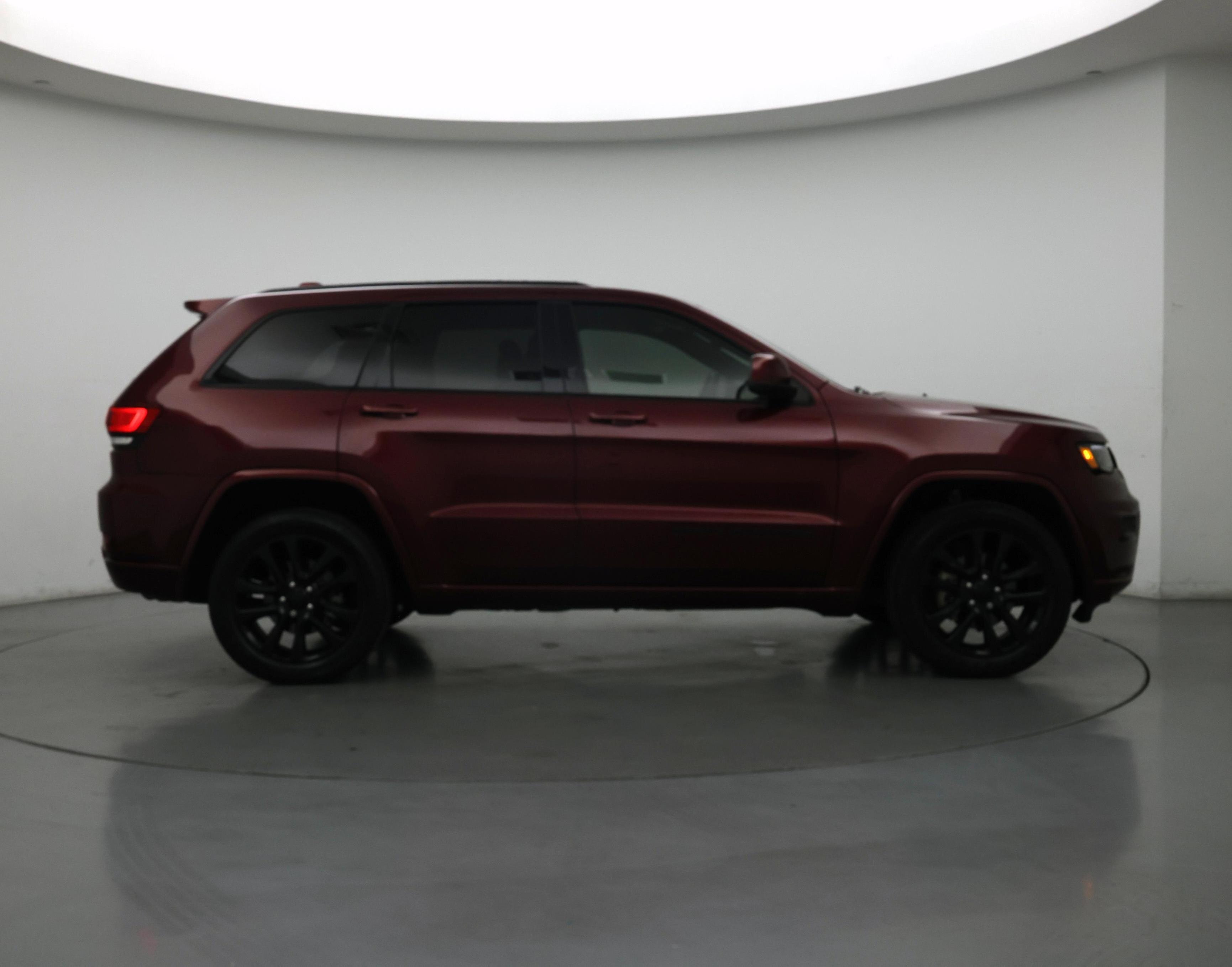 Thumbnail: 2020 Jeep Grand Cherokee - 7