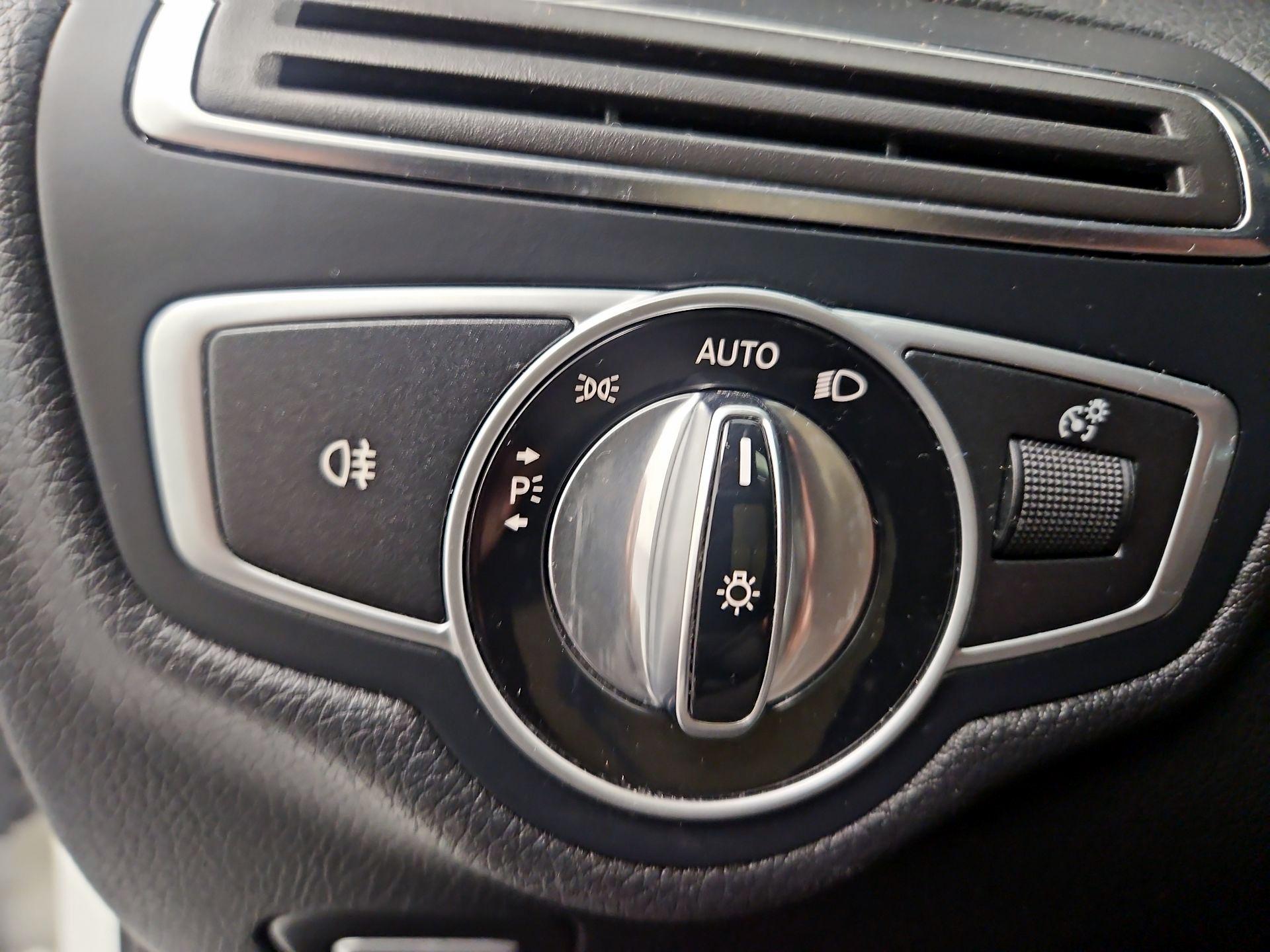 Thumbnail: 2016 Mercedes-Benz C-Class - 13