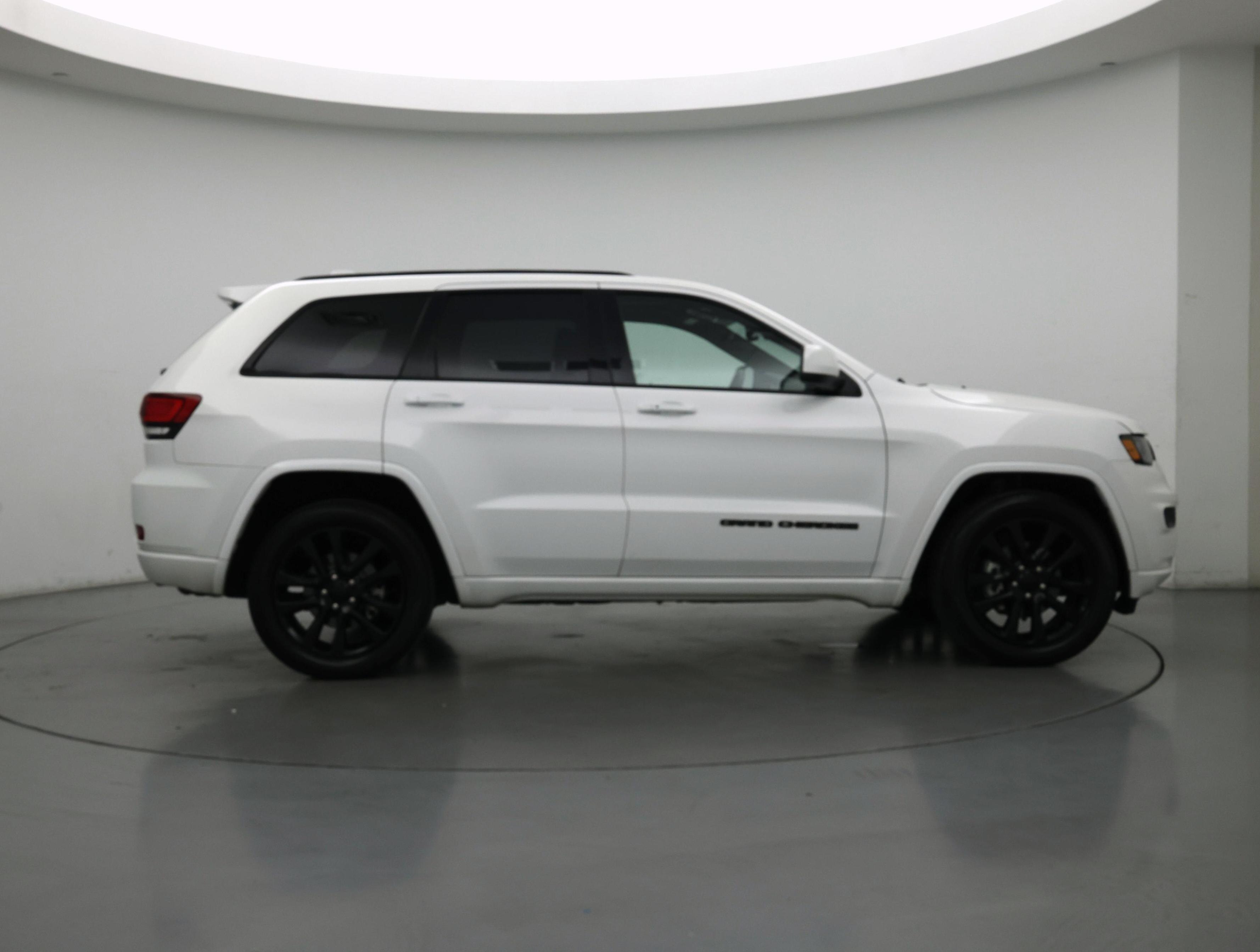 Thumbnail: 2018 Jeep Grand Cherokee - 7