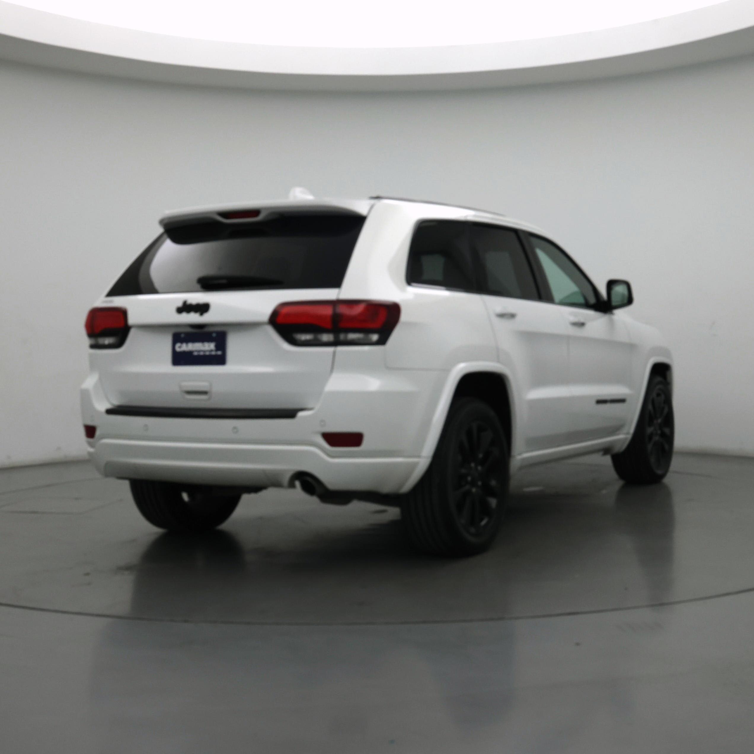 Thumbnail: 2018 Jeep Grand Cherokee - 8
