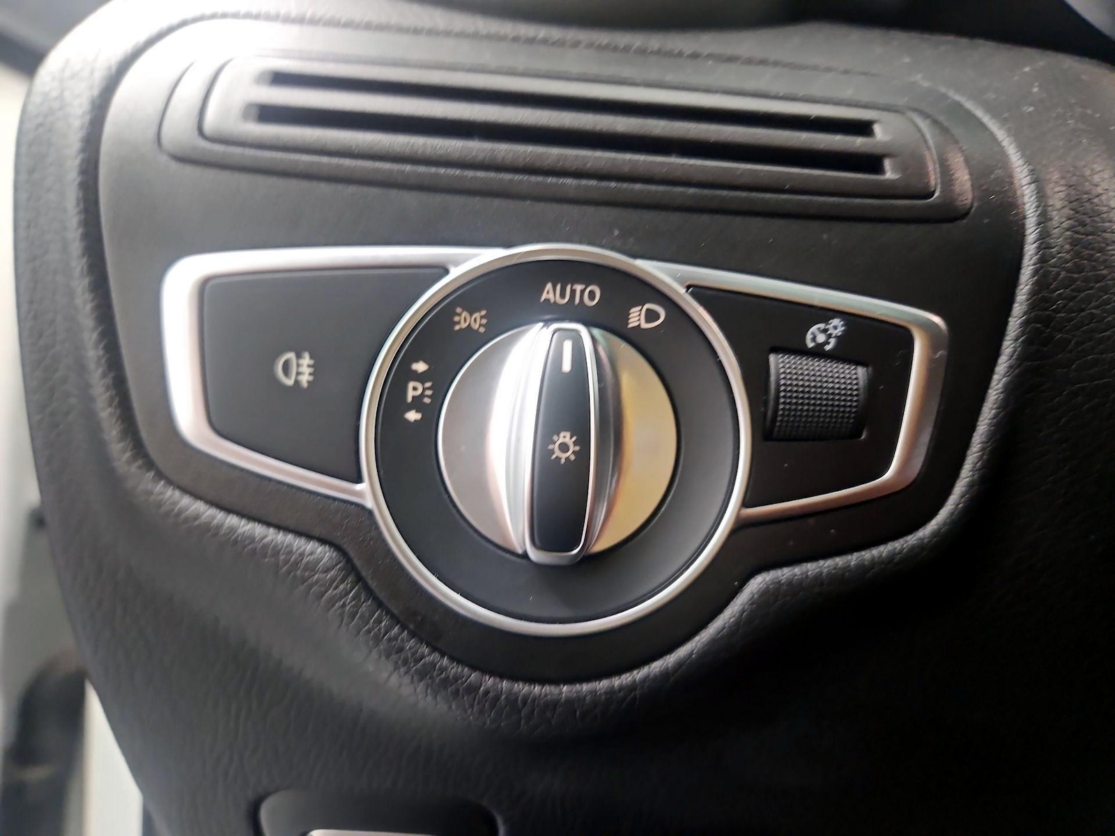 2020 Mercedes-Benz GLC GLC300 - Photo 14