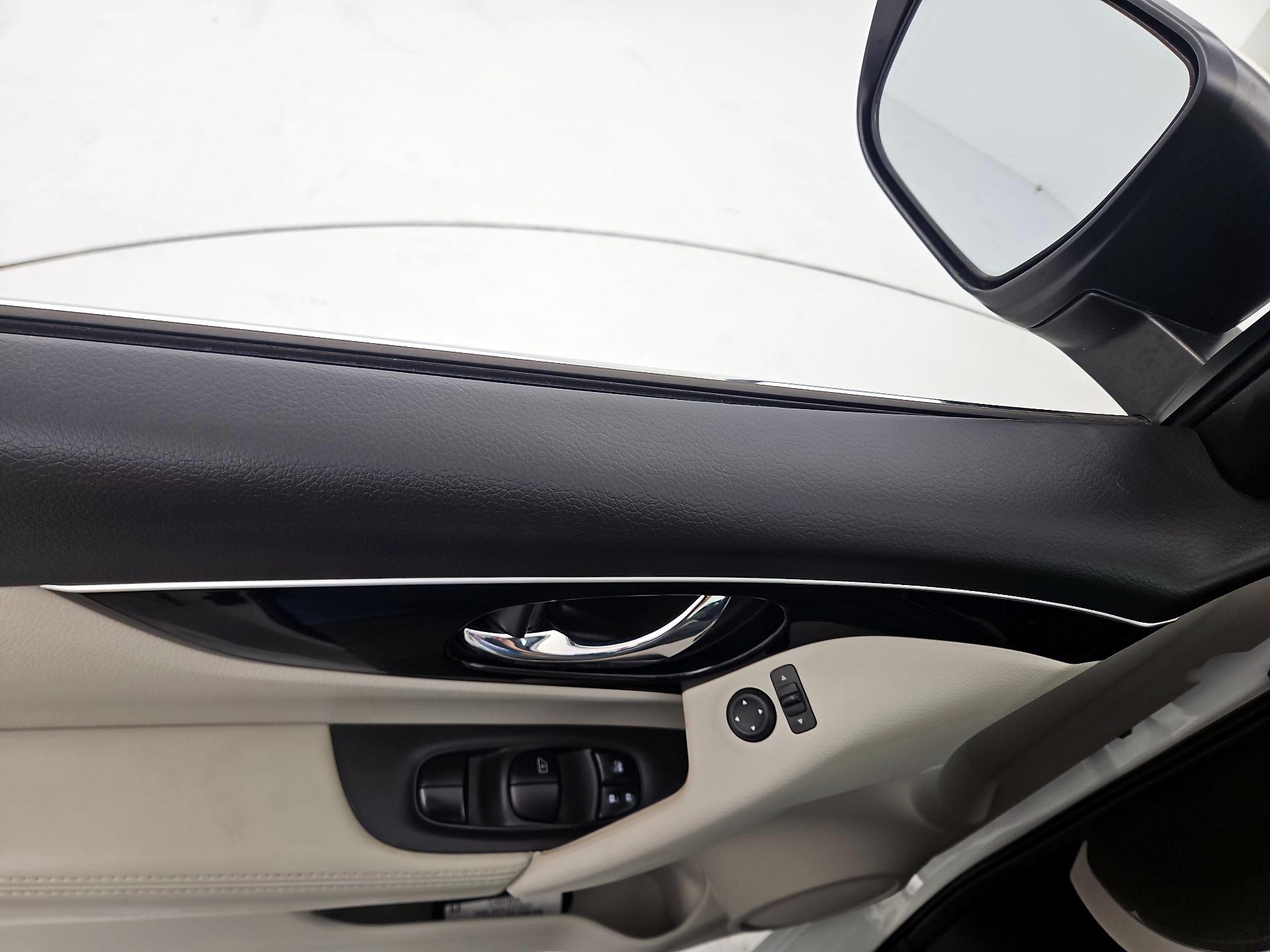 Thumbnail: 2019 Nissan Rogue Sport - 12