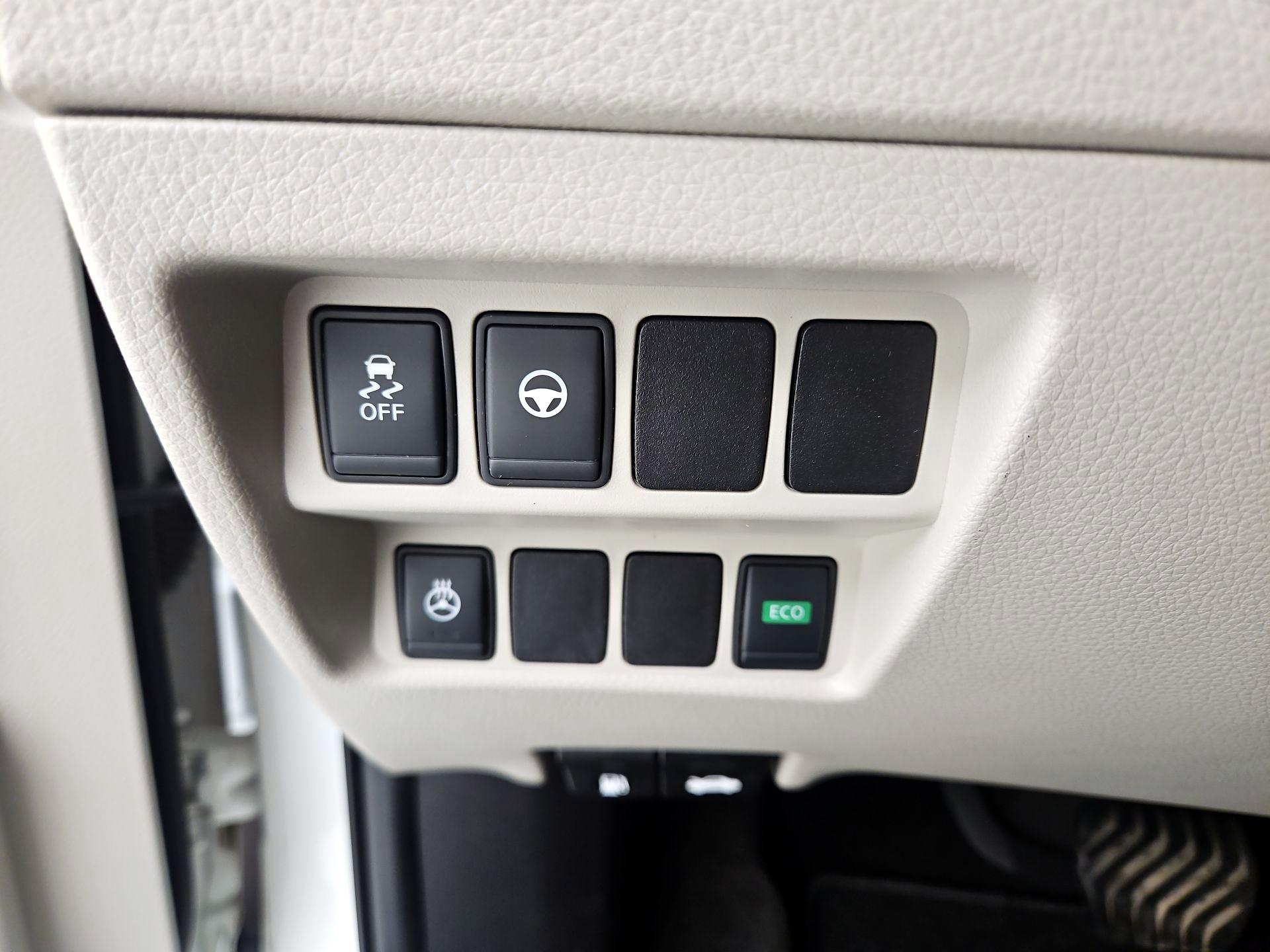 Thumbnail: 2019 Nissan Rogue Sport - 13