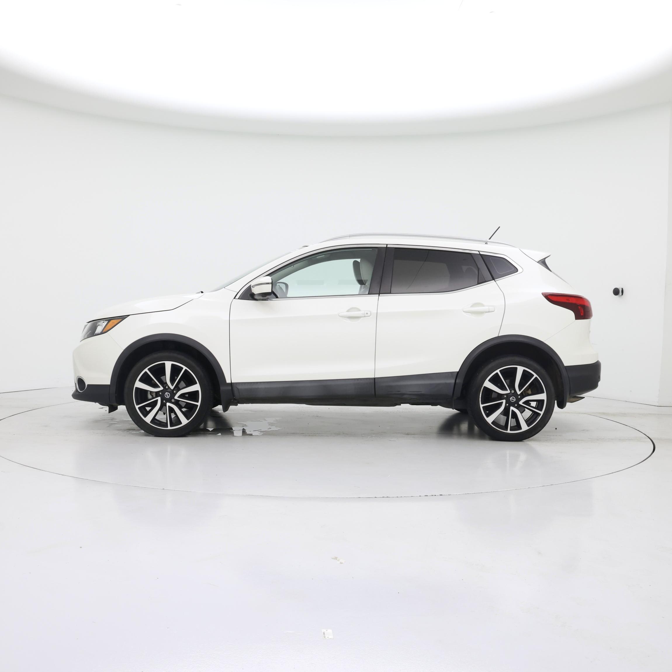 Thumbnail: 2019 Nissan Rogue Sport - 3