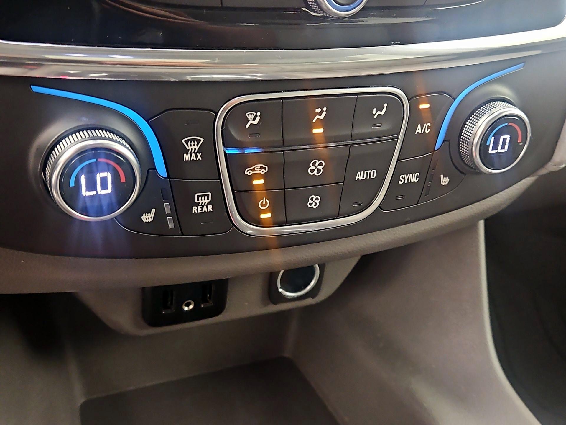 Thumbnail: 2019 Chevrolet Traverse - 17