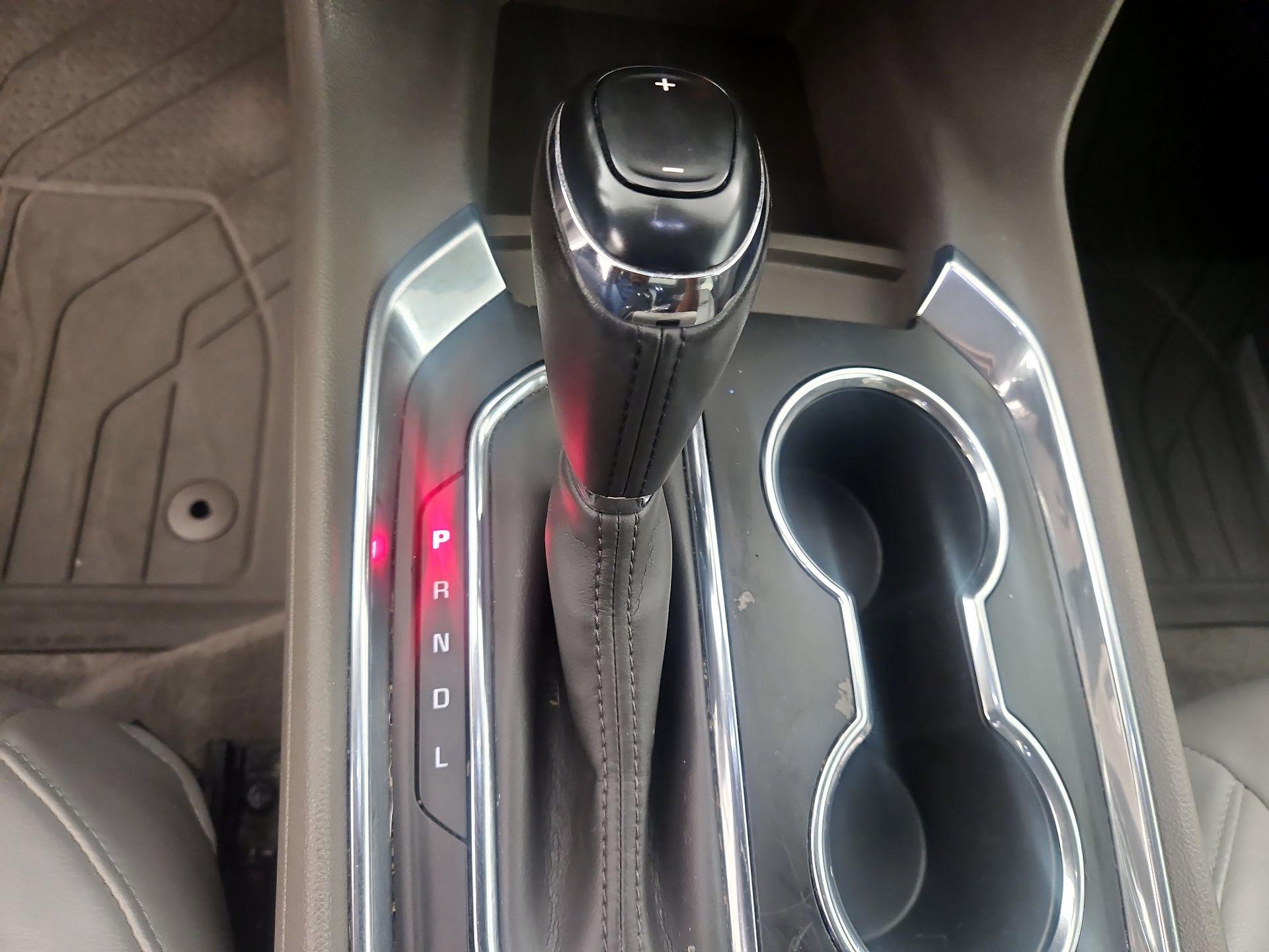 Thumbnail: 2019 Chevrolet Traverse - 18