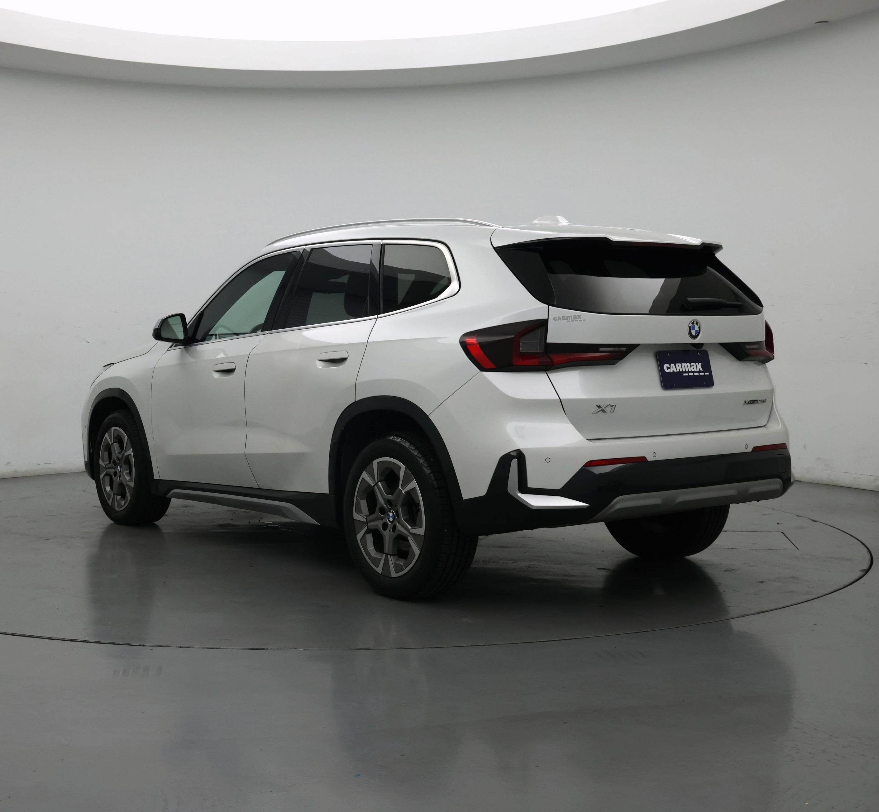 Thumbnail: 2023 BMW X1 - 2
