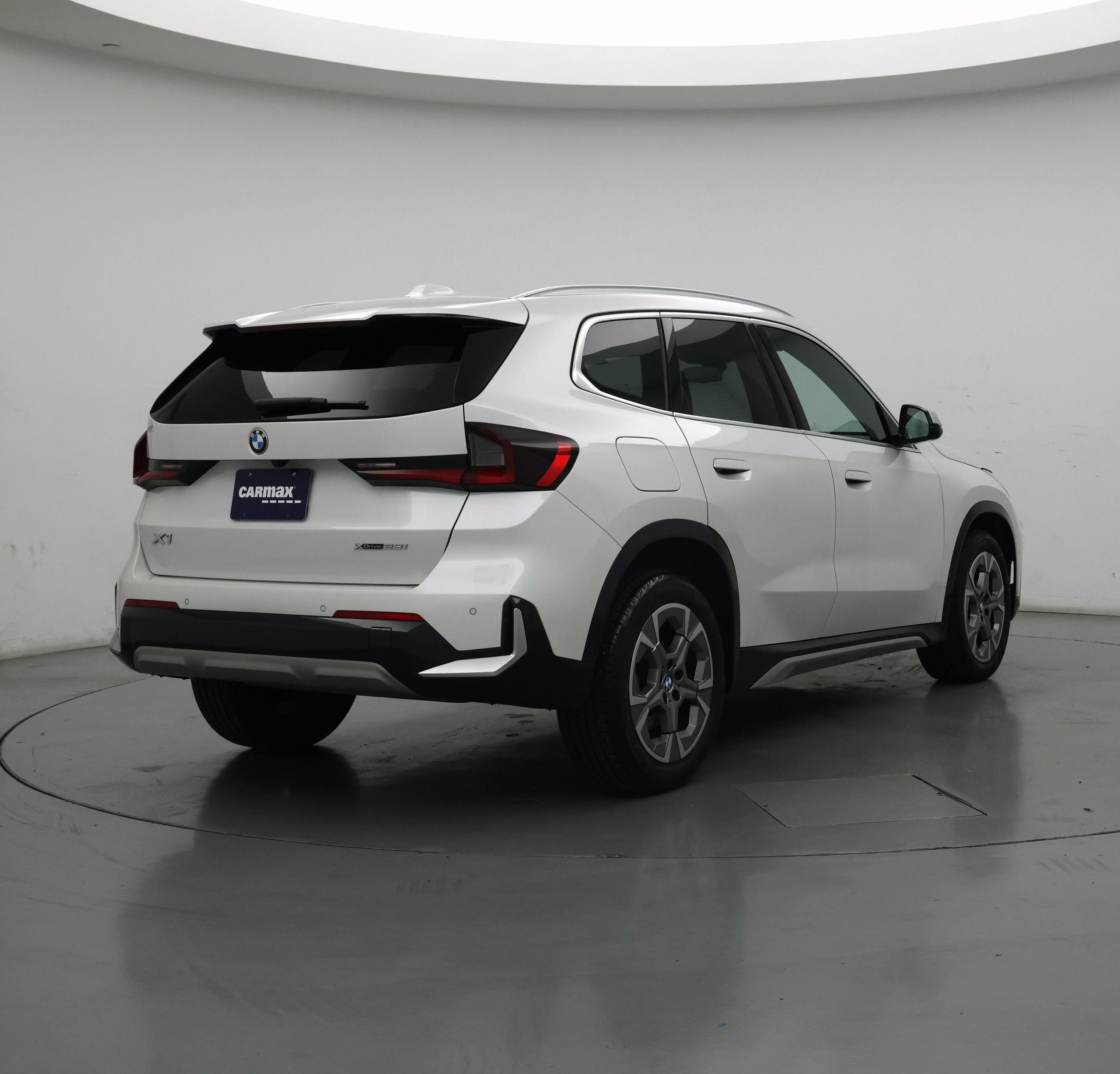 Thumbnail: 2023 BMW X1 - 8