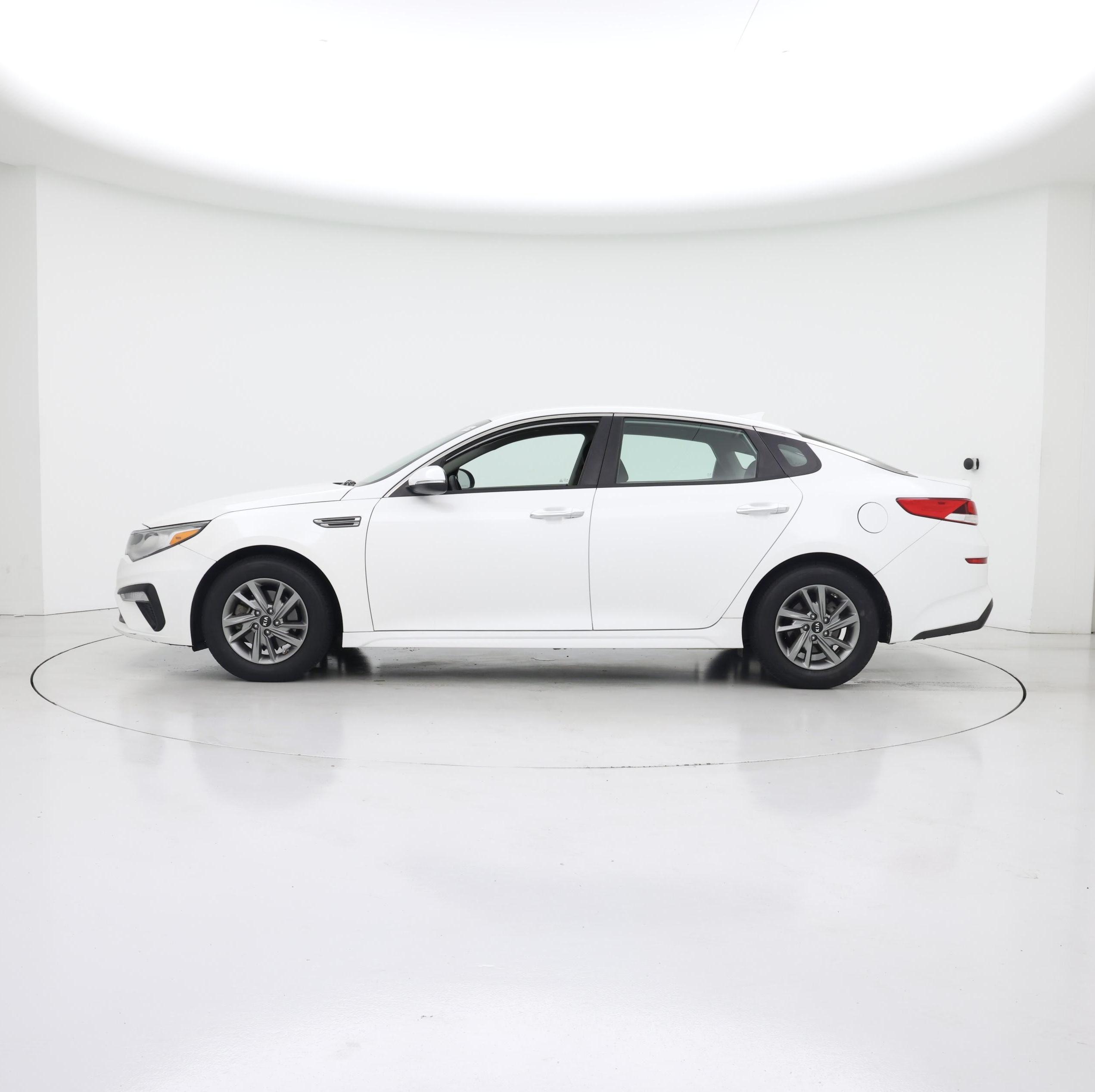 Thumbnail: 2019 Kia Optima - 3