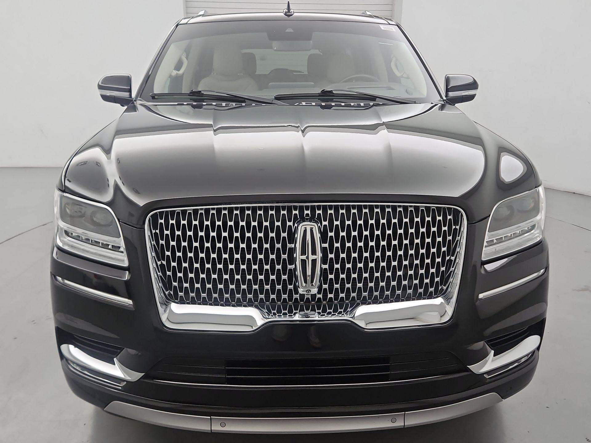 Thumbnail: 2021 Lincoln Navigator L - 2