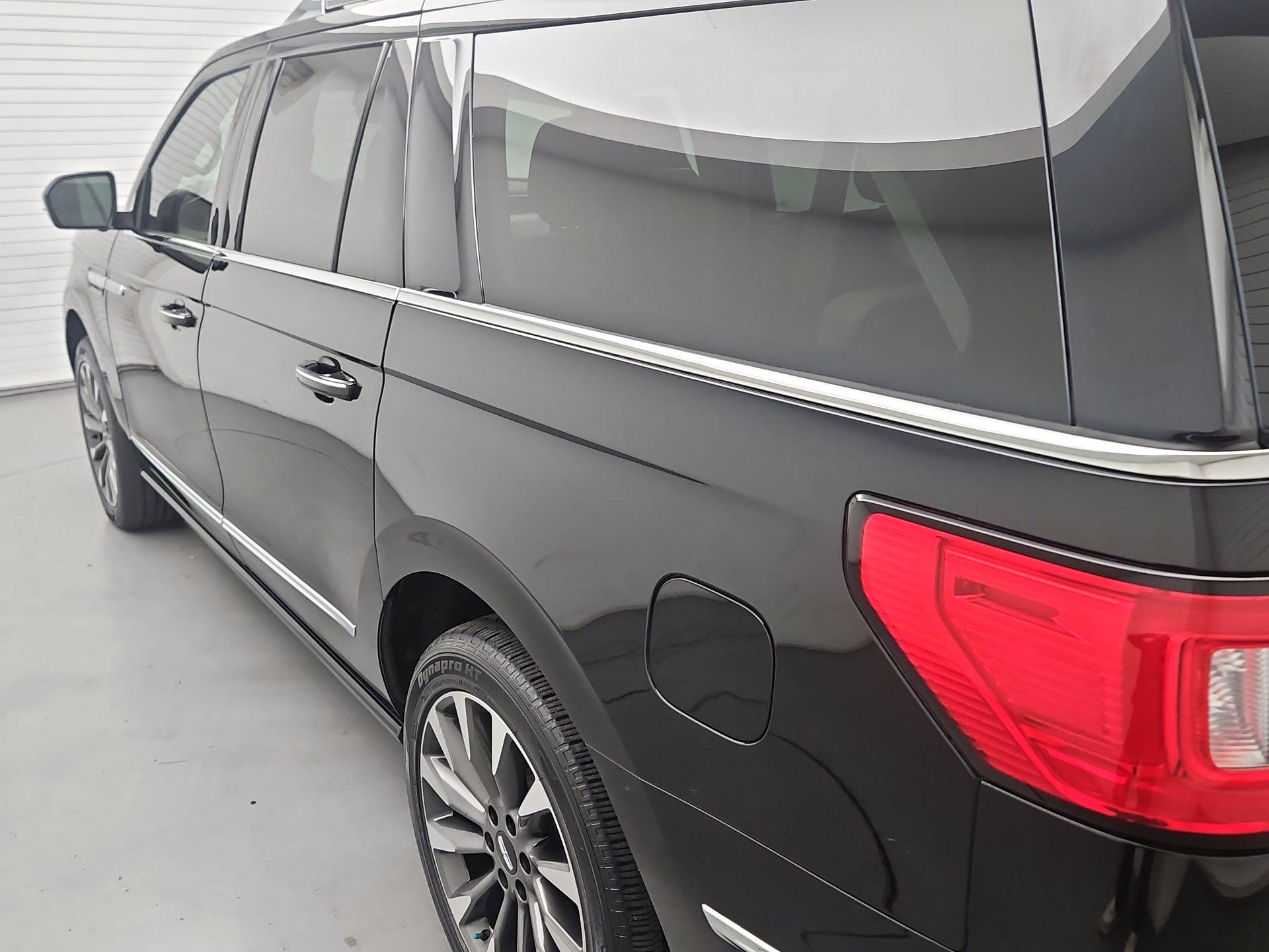 Thumbnail: 2021 Lincoln Navigator L - 7