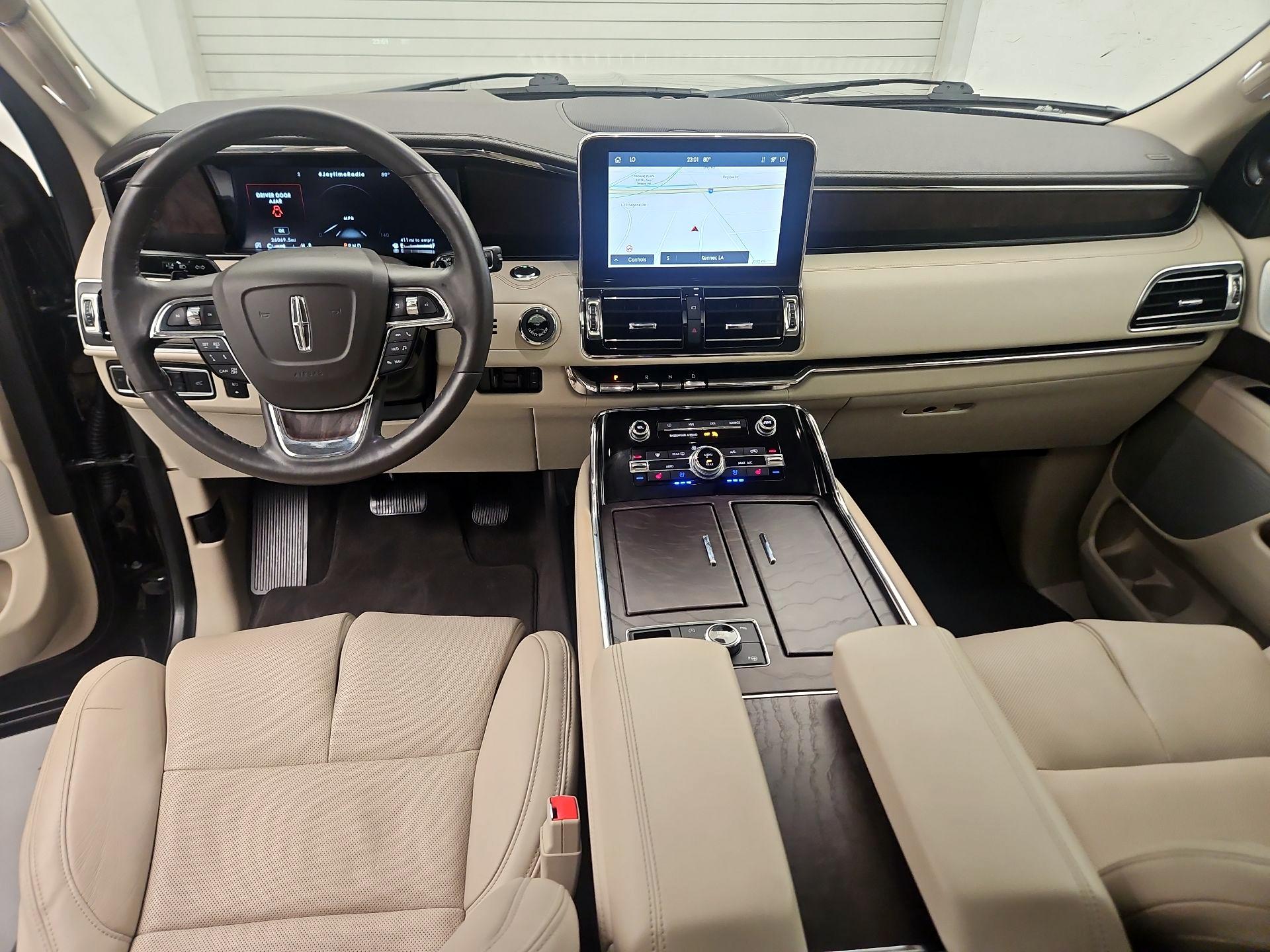 Thumbnail: 2021 Lincoln Navigator L - 8