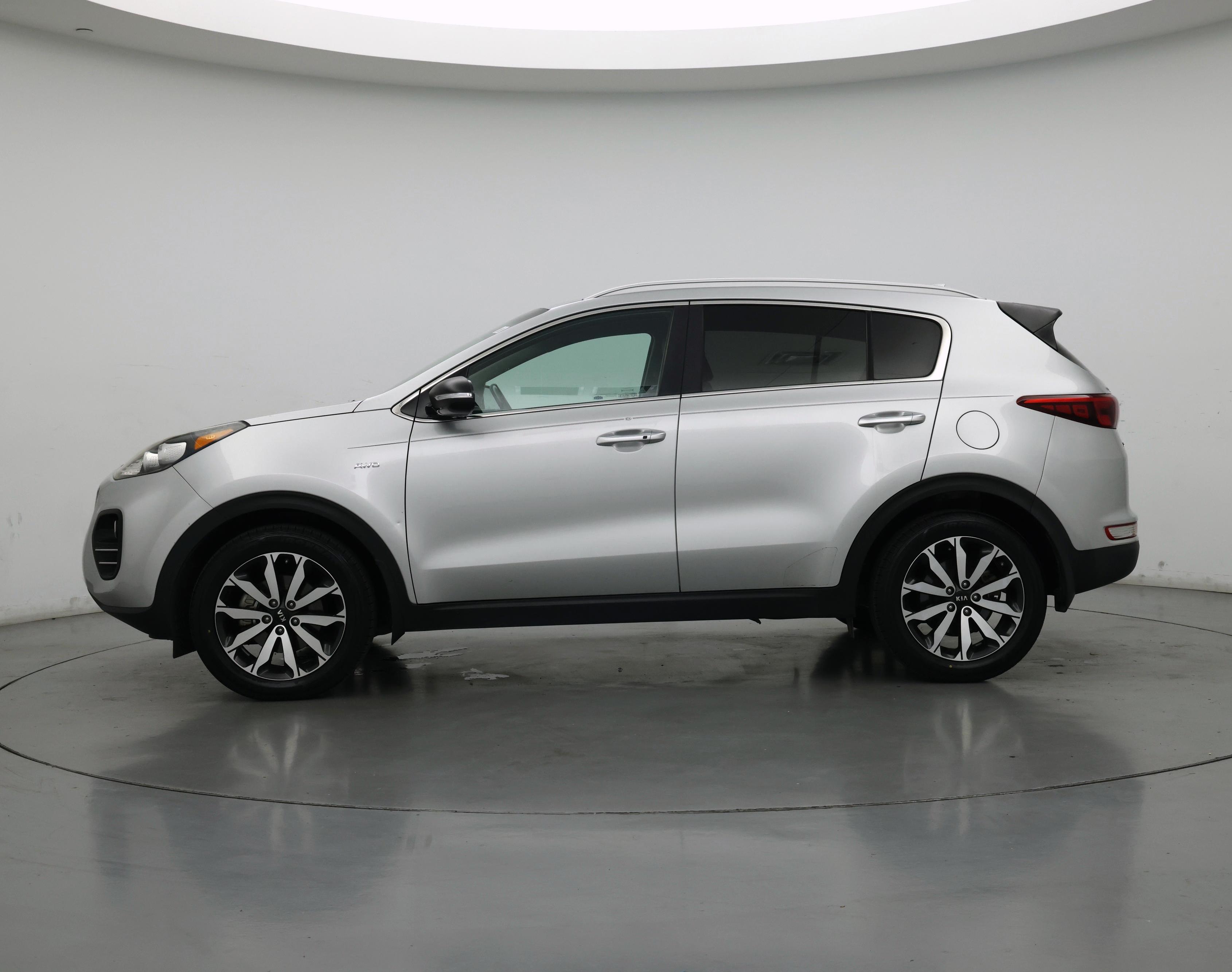 Thumbnail: 2018 Kia Sportage - 3