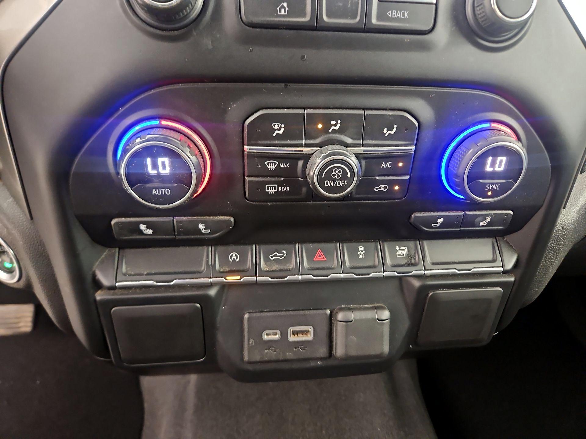 Thumbnail: 2019 Chevrolet Silverado 1500 - 16