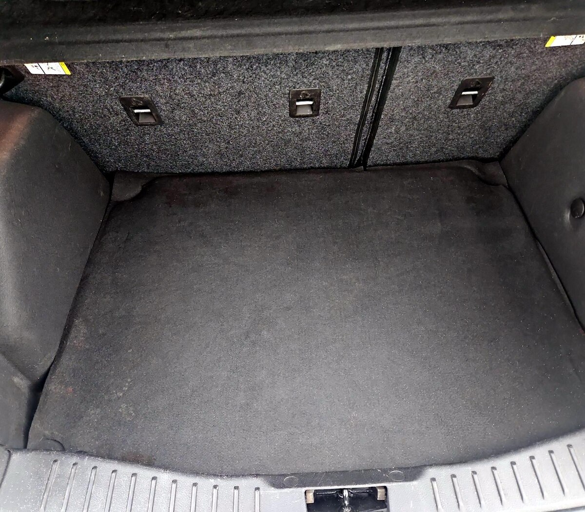Trunk/Cargo (Seats Up)