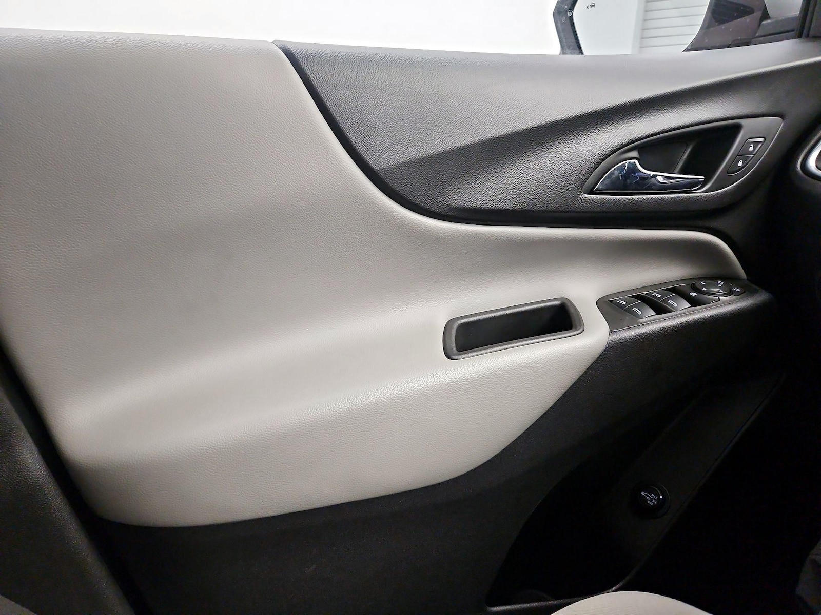 2021 Chevrolet Equinox LT - Photo 11