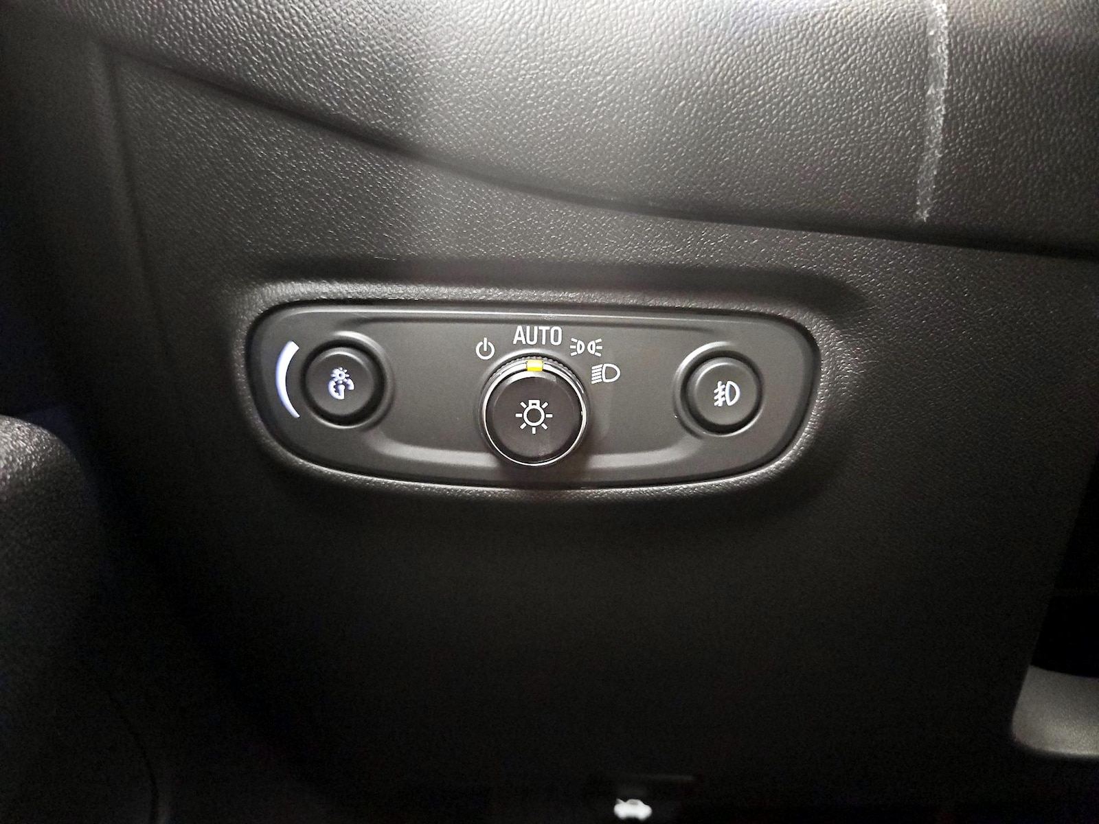 2021 Chevrolet Equinox LT - Photo 12