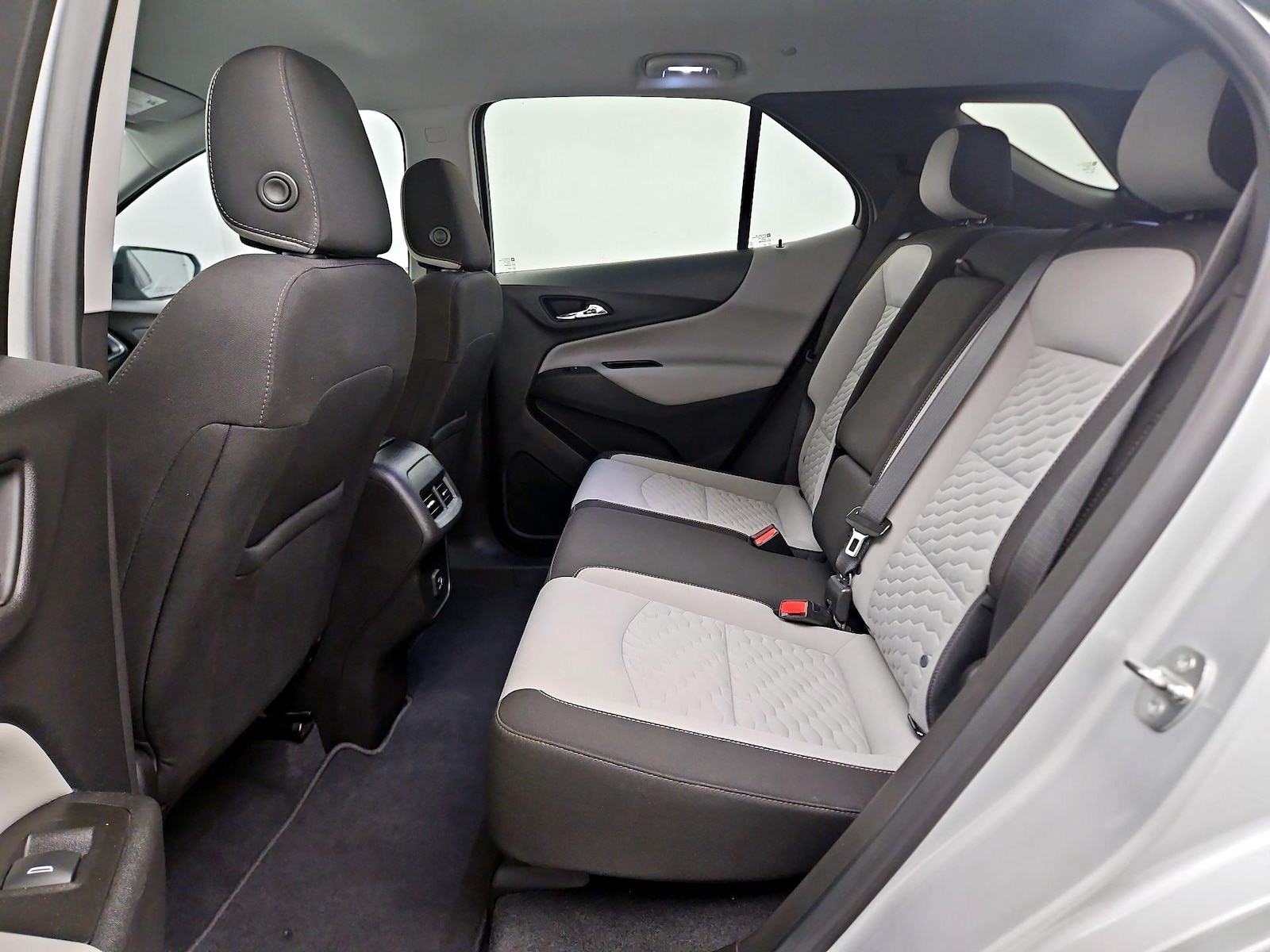 2021 Chevrolet Equinox LT - Photo 18