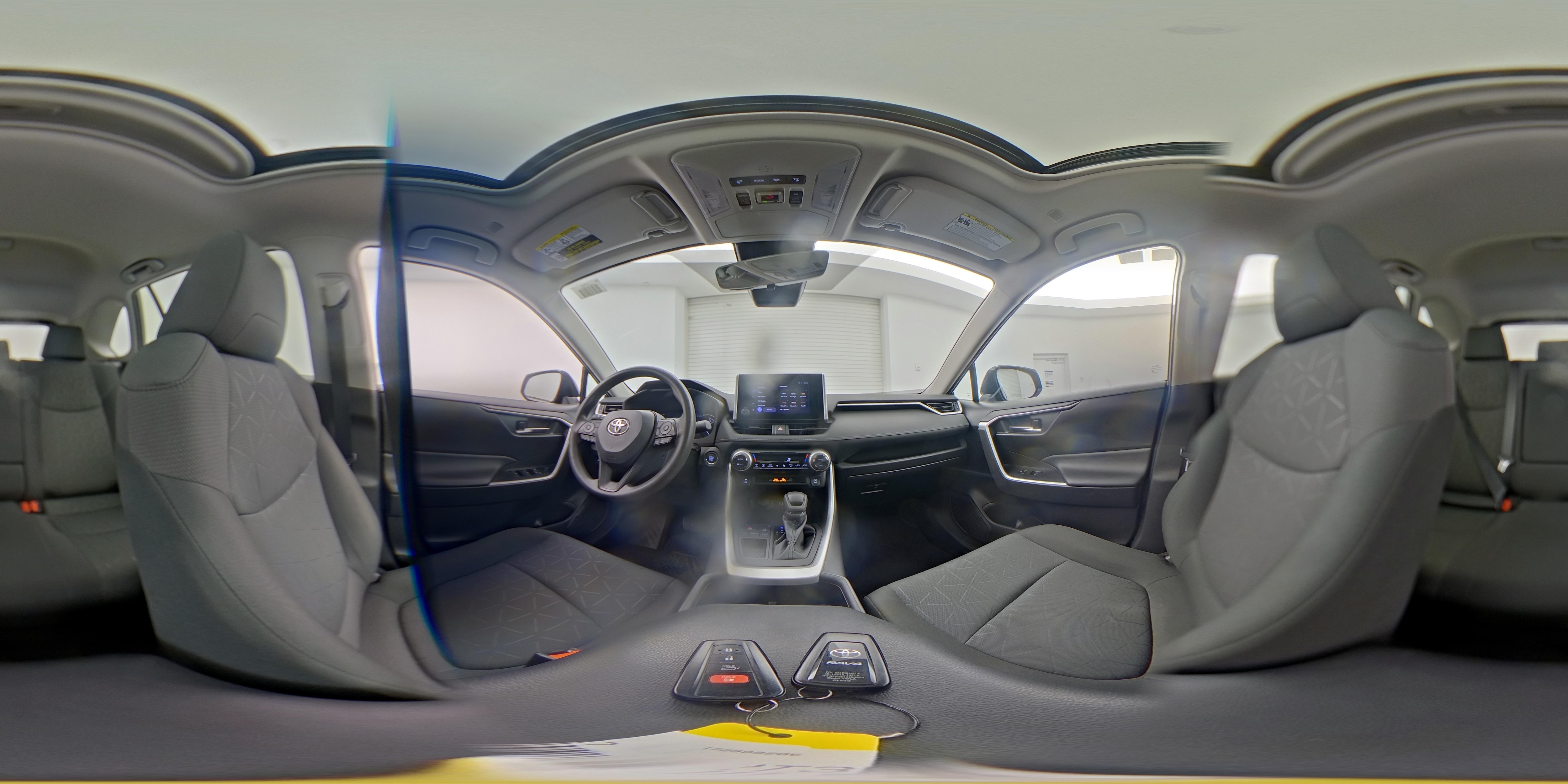 2023 Toyota RAV4 XLE - Photo 24