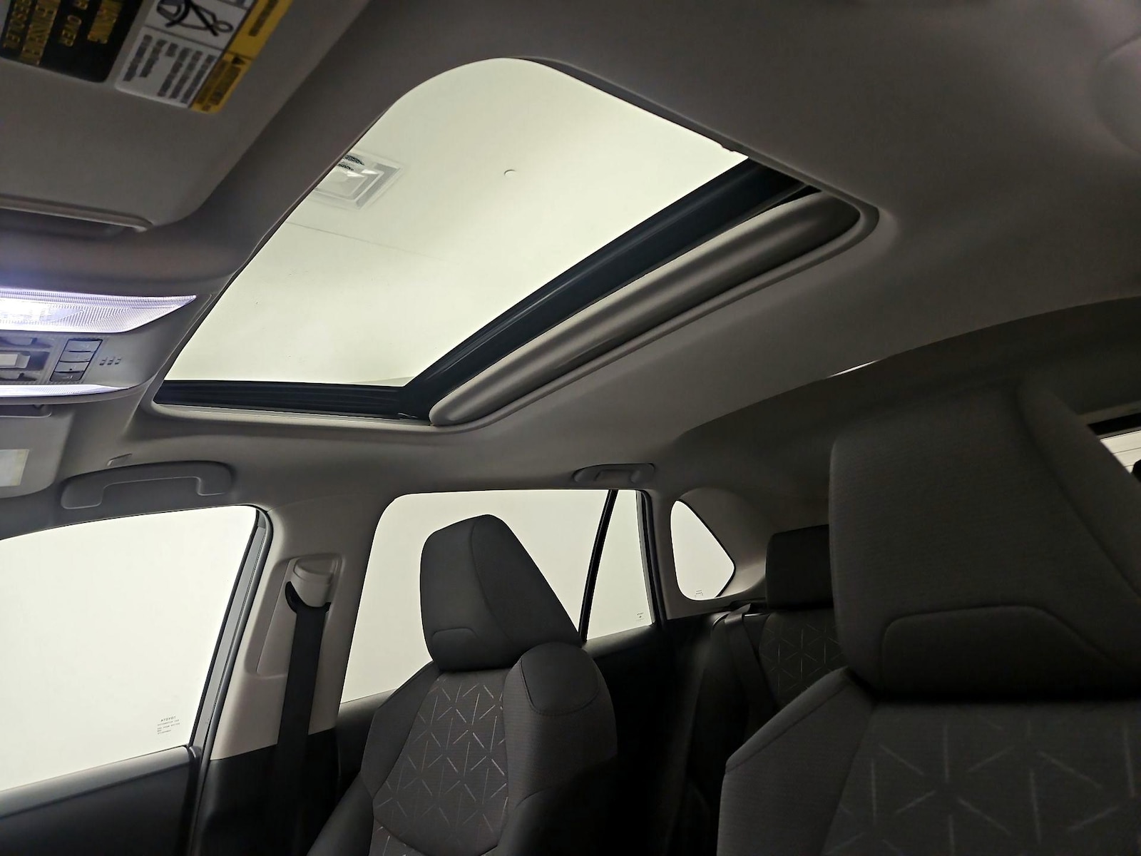 2023 Toyota RAV4 XLE - Photo 19
