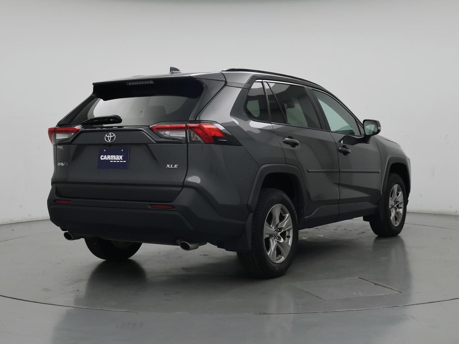 2023 Toyota RAV4 XLE - Photo 9