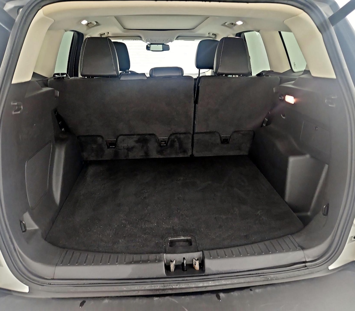 Trunk/Cargo (Seats Up)