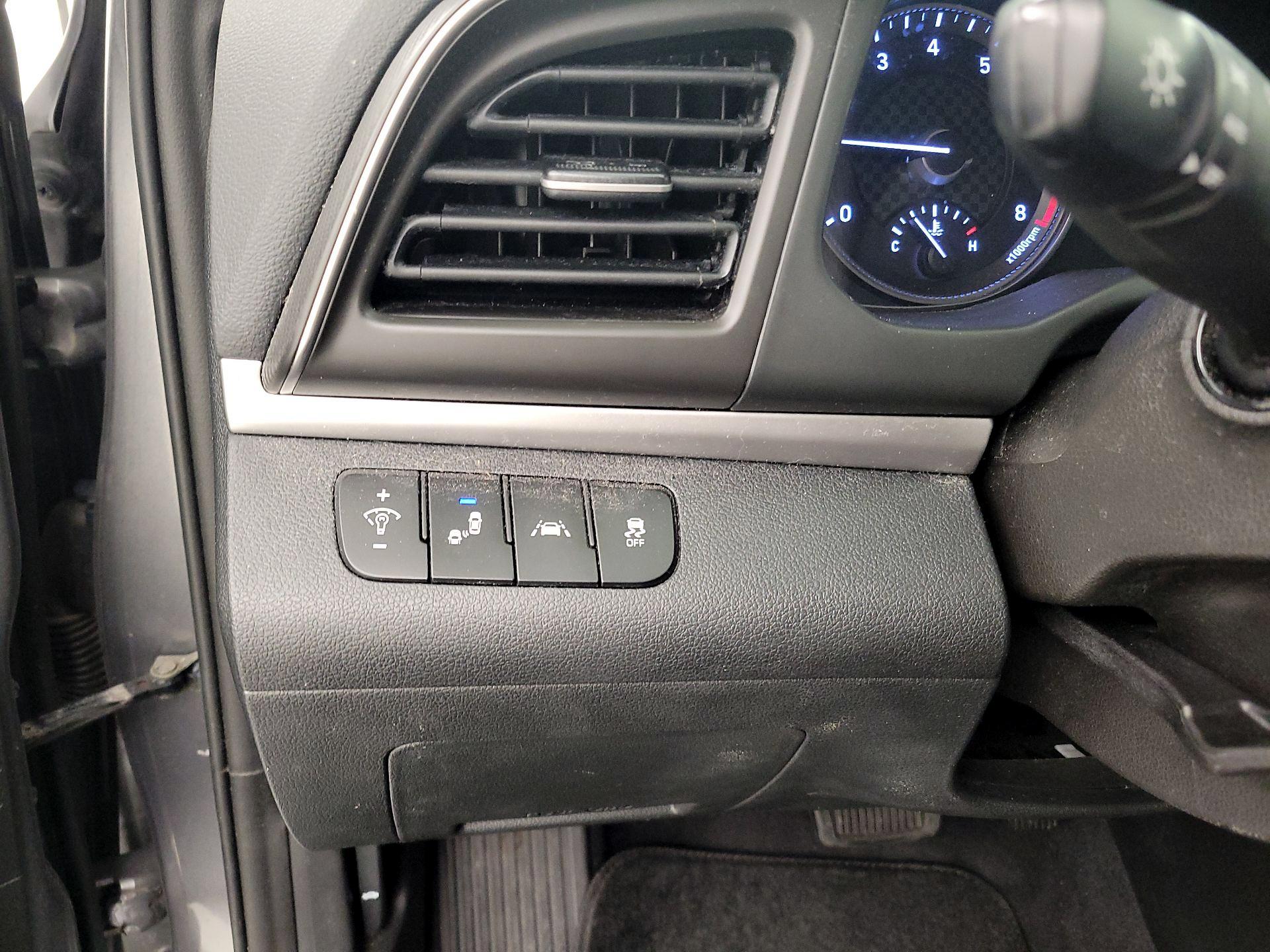 Thumbnail: 2019 Hyundai Elantra - 13