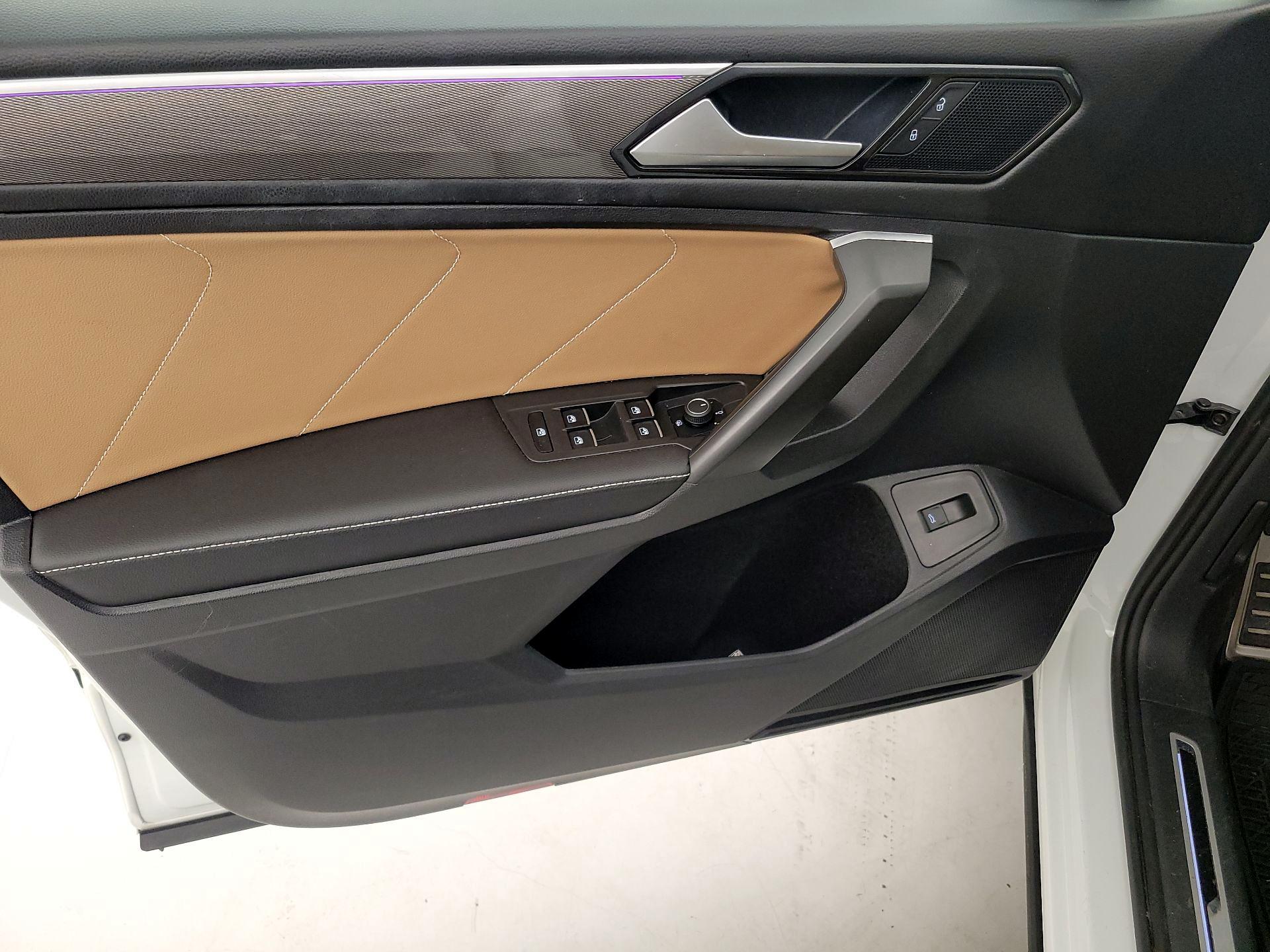 Thumbnail: 2022 Volkswagen Tiguan - 12