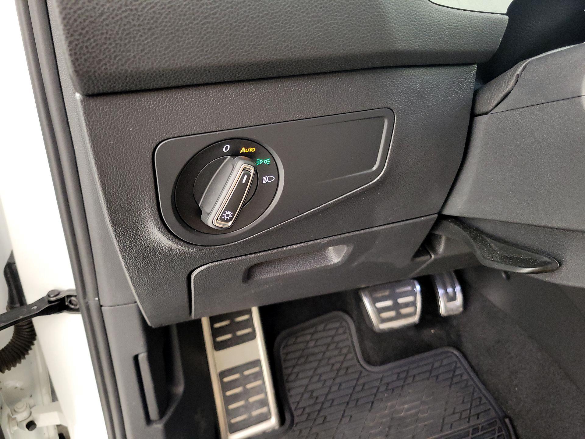 Thumbnail: 2022 Volkswagen Tiguan - 13